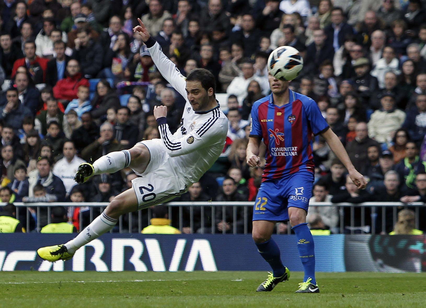 Gonzalo Higuaín sa presadzuje