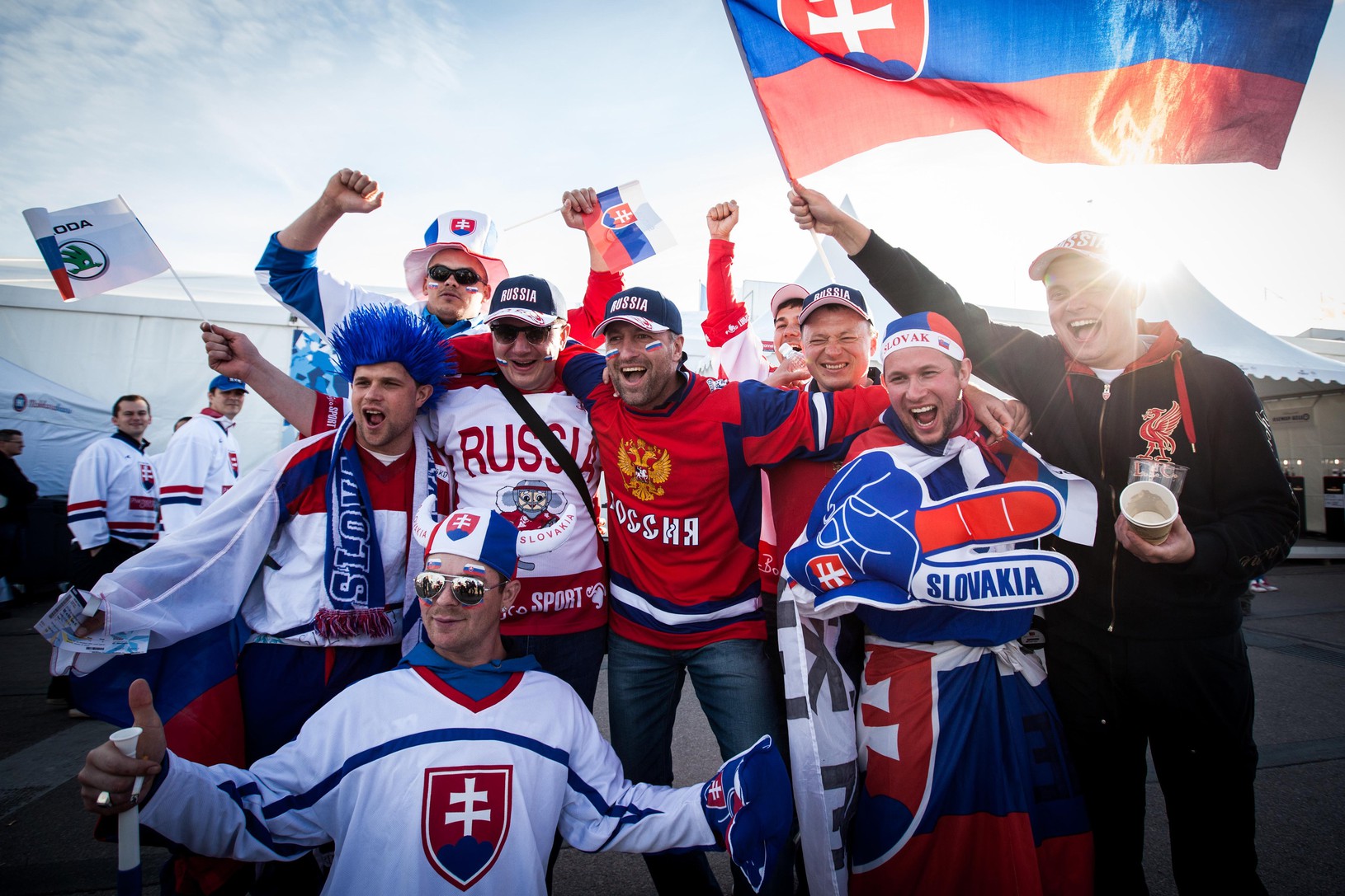 Slovenskí fanúšikovia pred zápasom