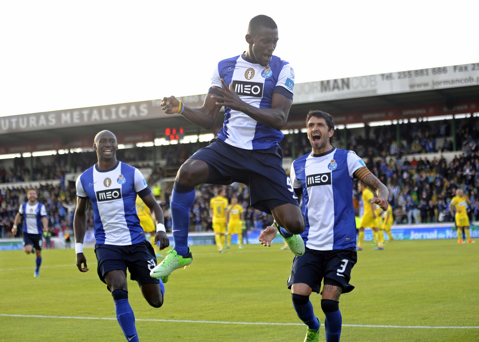 Jackson Martinez, Lucho Gonzalez
