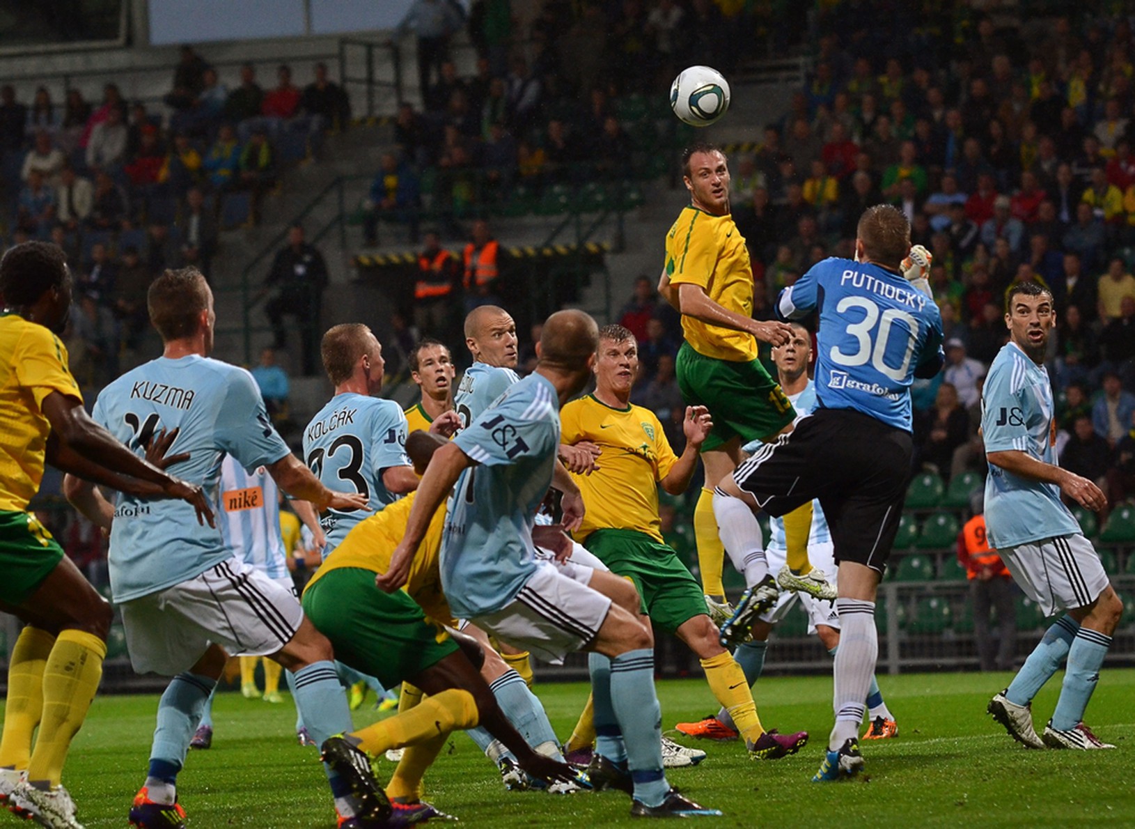 Situácia pred bránkou Slovan