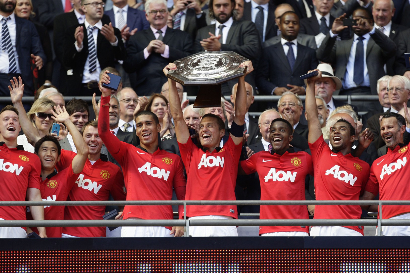 Hráči United s trofejou