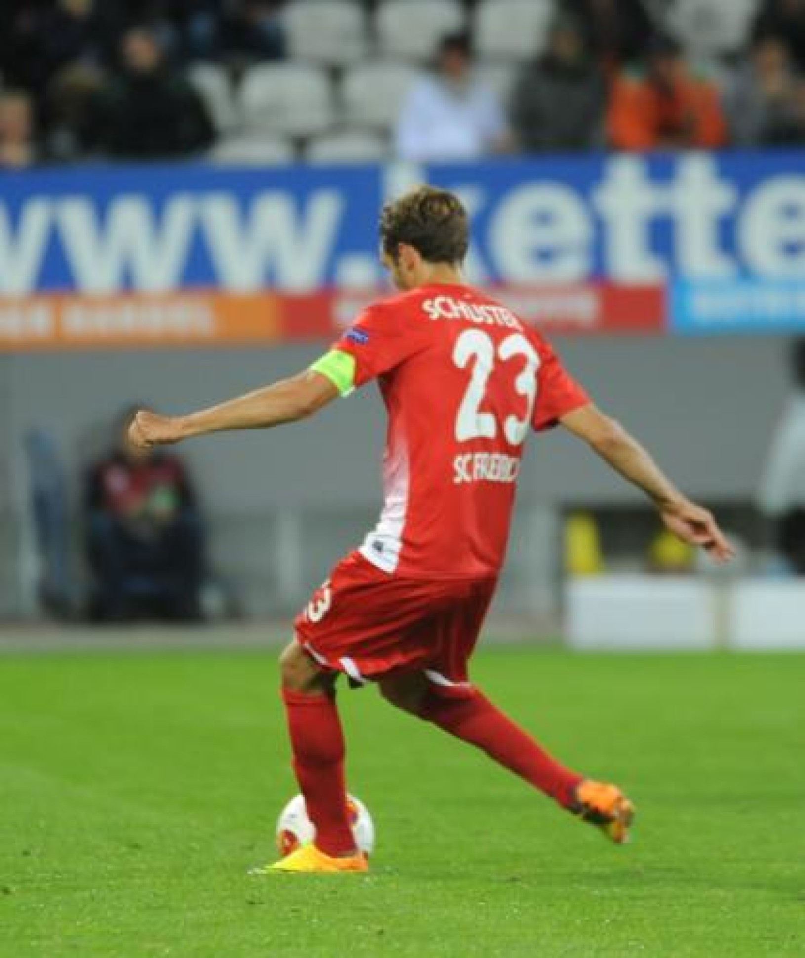 Kapitán Freiburgu Julian Schuster