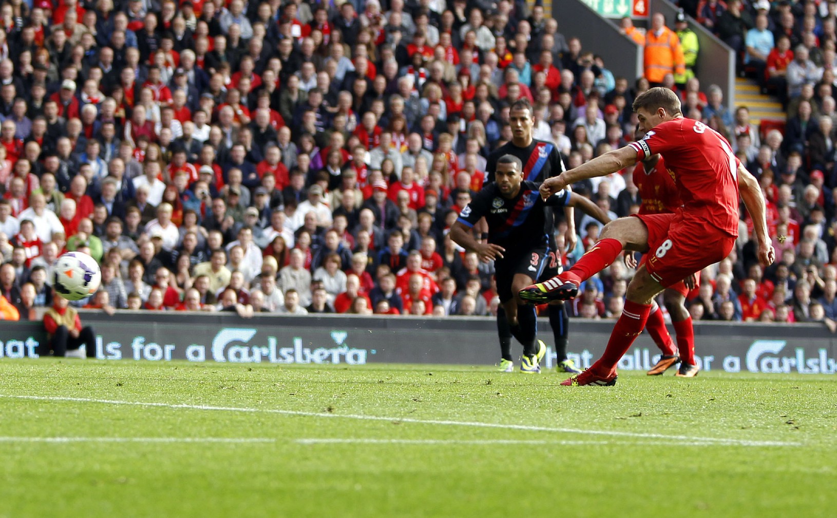 Steven Gerrard premieňa pokutový