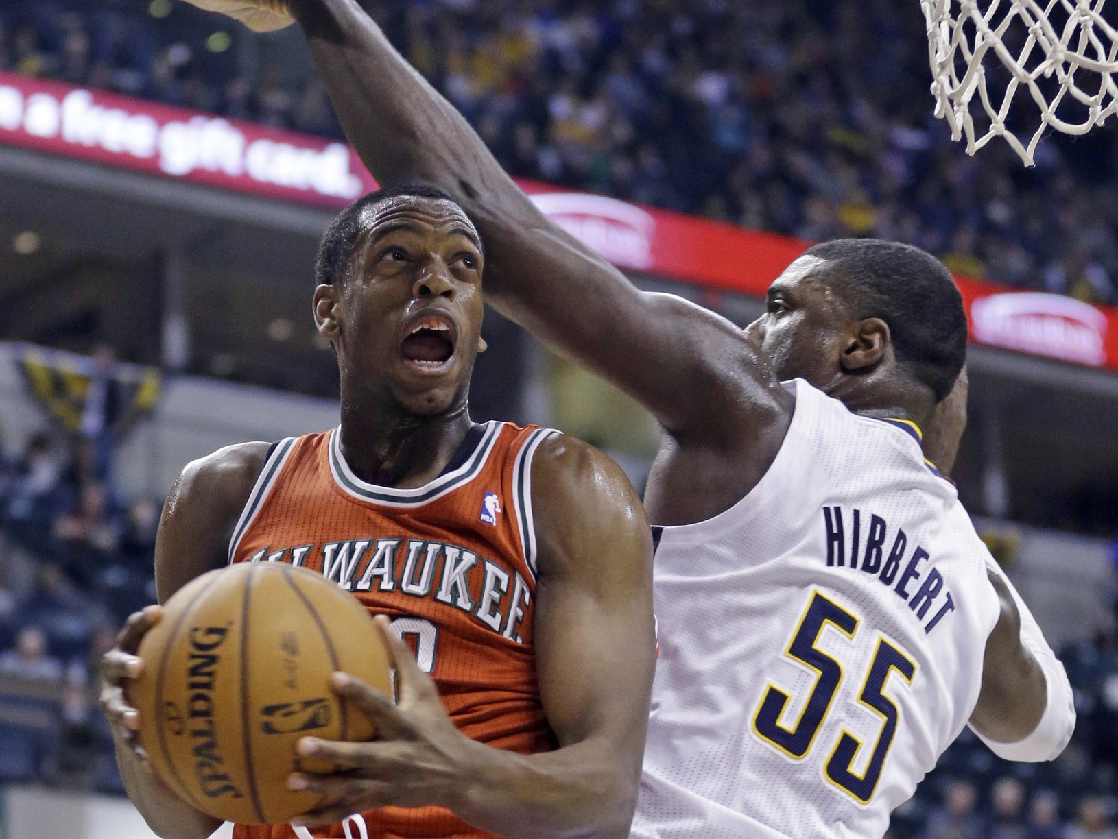 Hibbert blokuje Khrisa Middletona