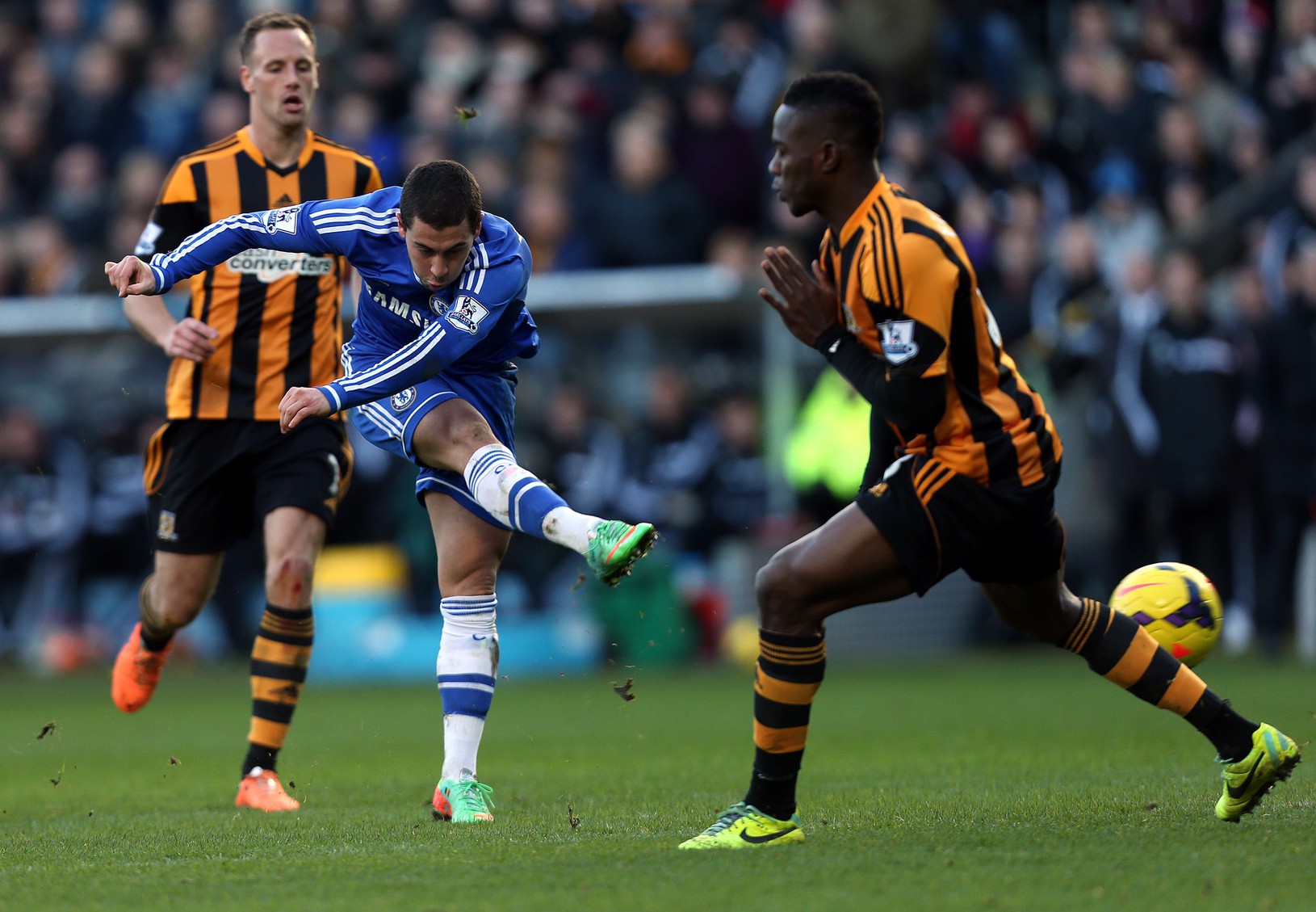 Eden Hazard strieľa gól