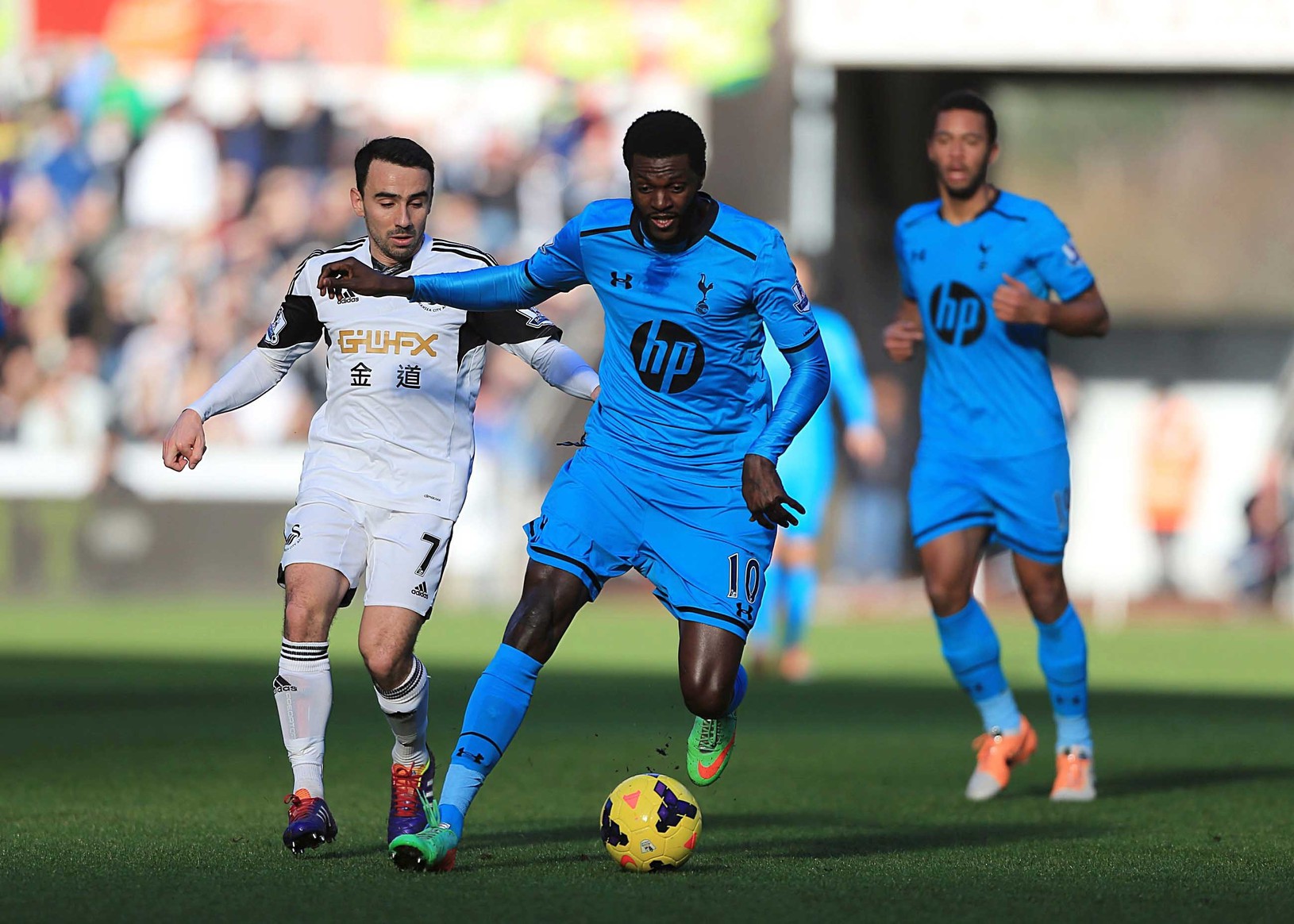 Leon Britton a Emmanuel