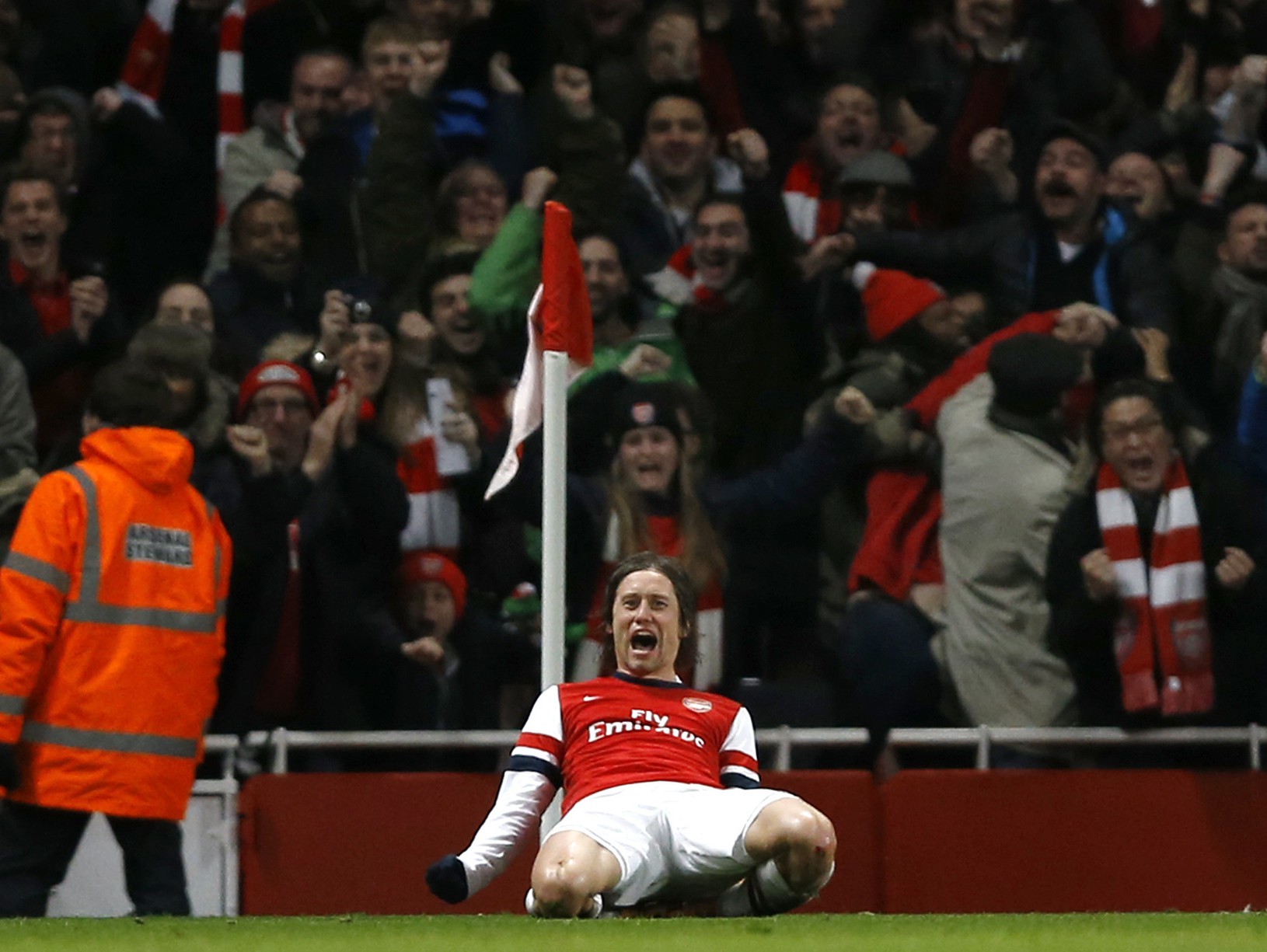 Tomáš Rosický skóruje do