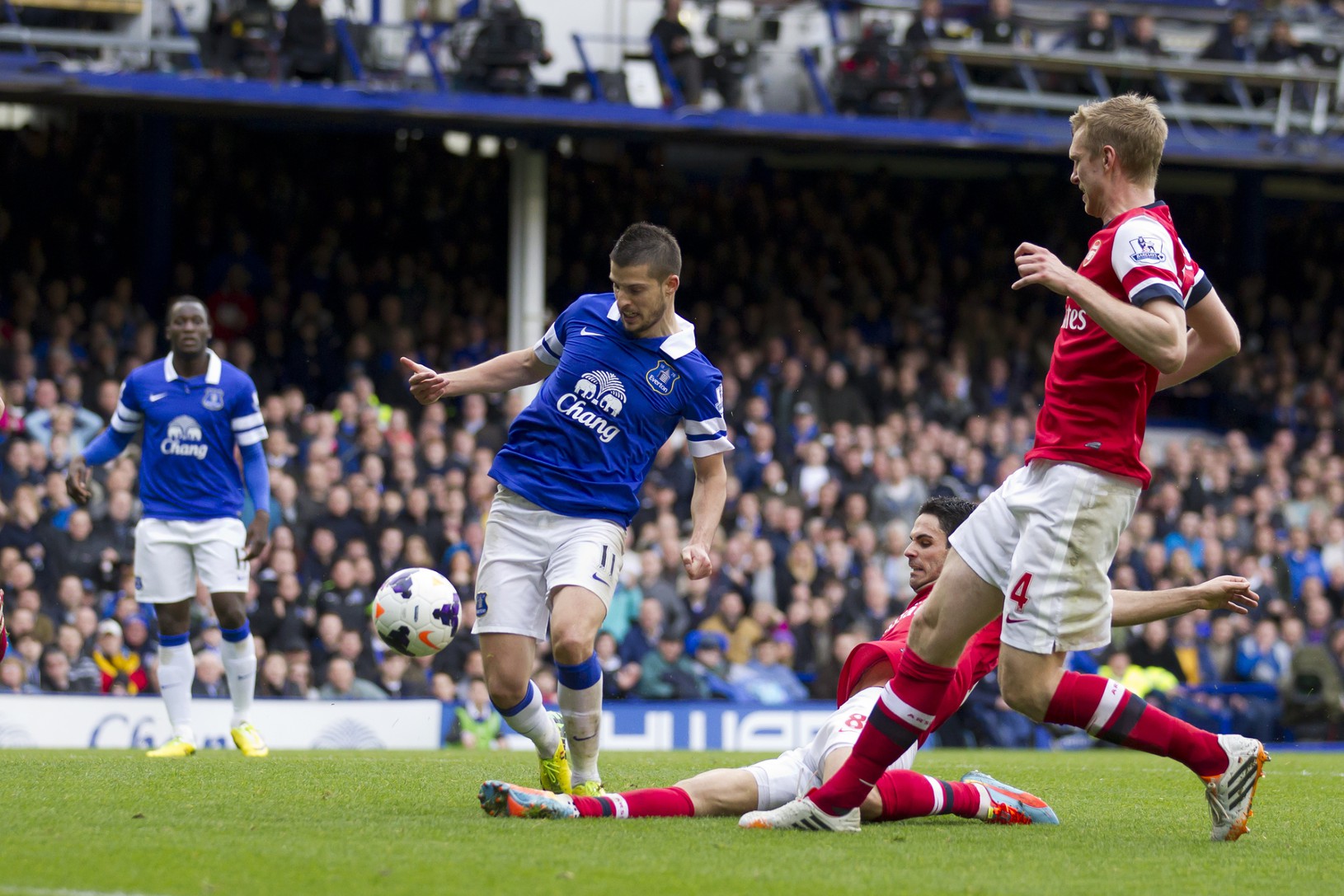 Kevin Mirallas a Mikel