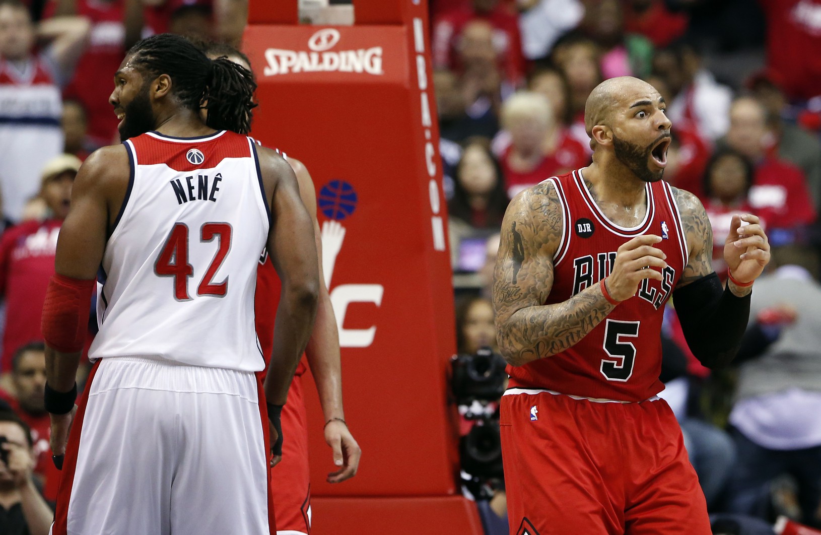 Carlos Boozer (5) a
