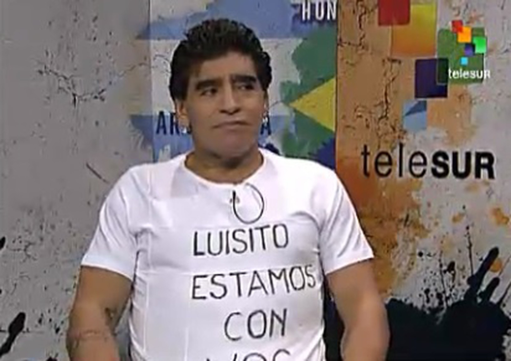 Maradona s tričkom na