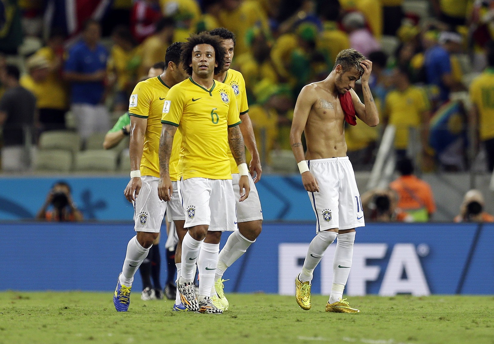 Futbalisti Brazílie odchádzajú po