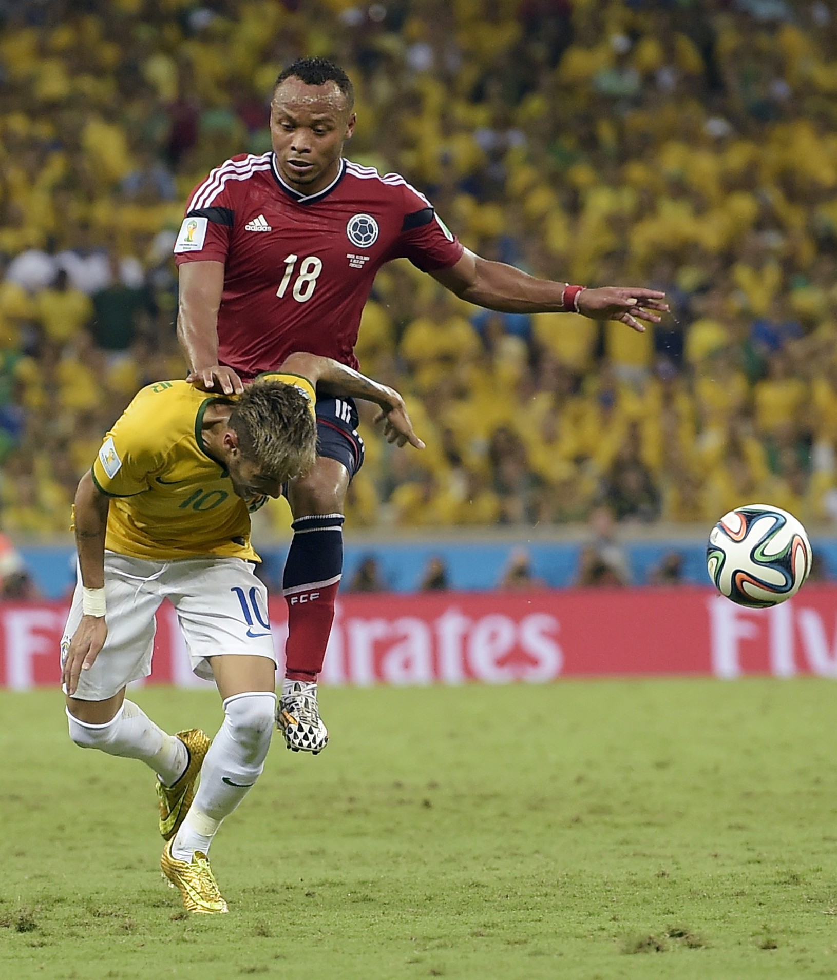 Neymar faulovaný Kolumbíjčanom Juanom