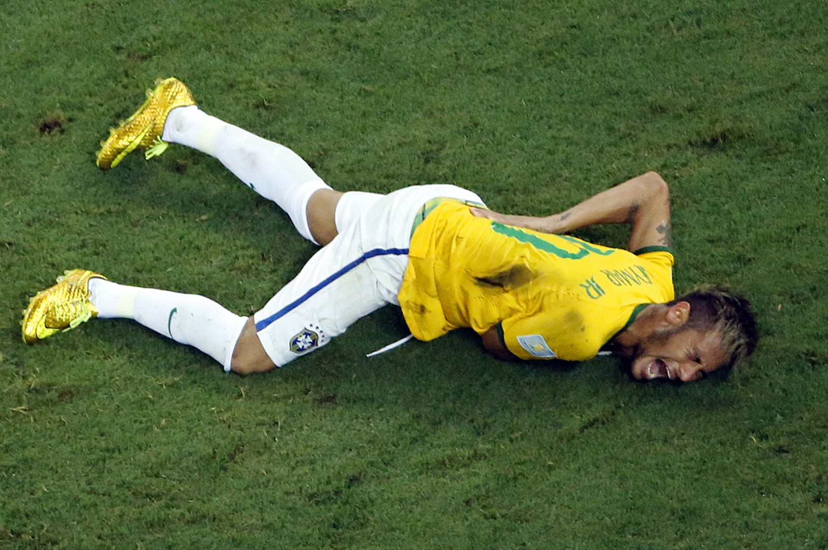 Neymar po zákroku Zuňigu