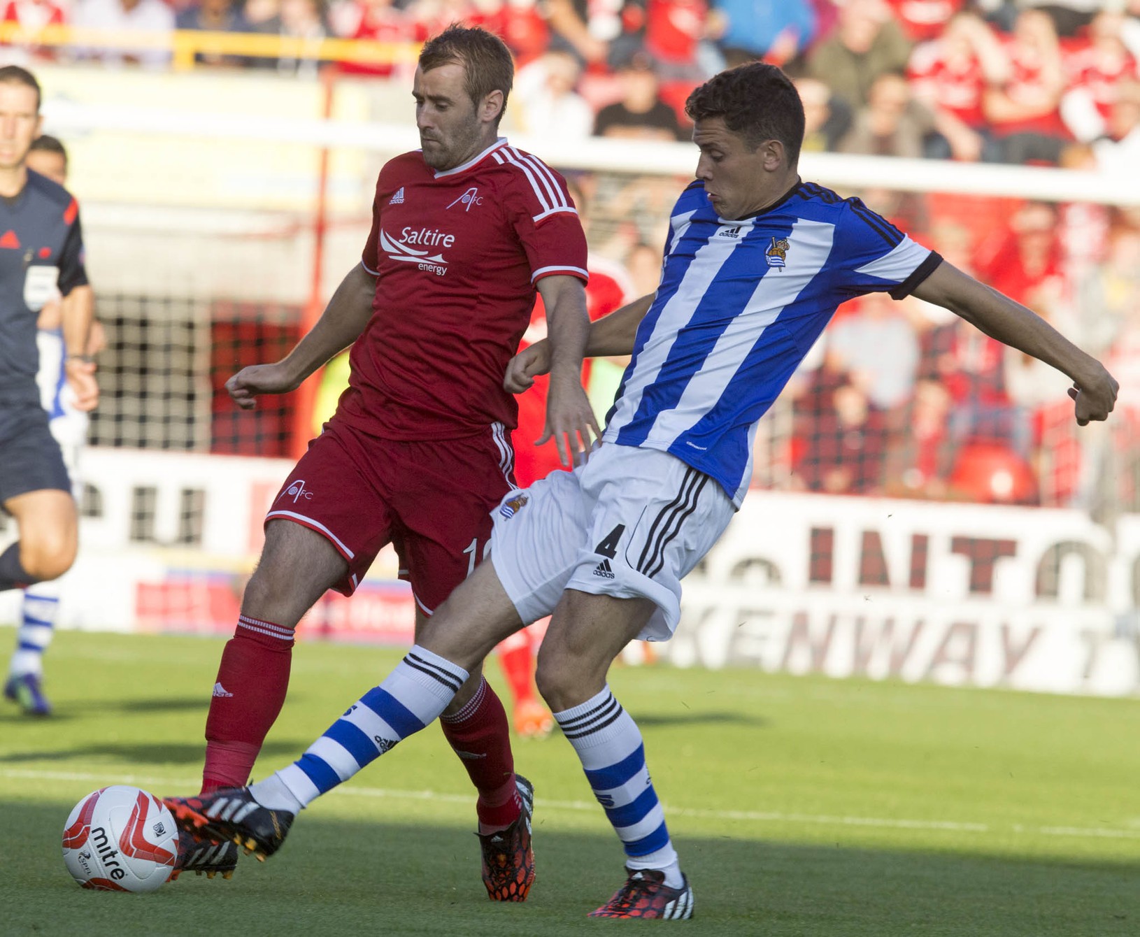 Niall McGinn a Gorka