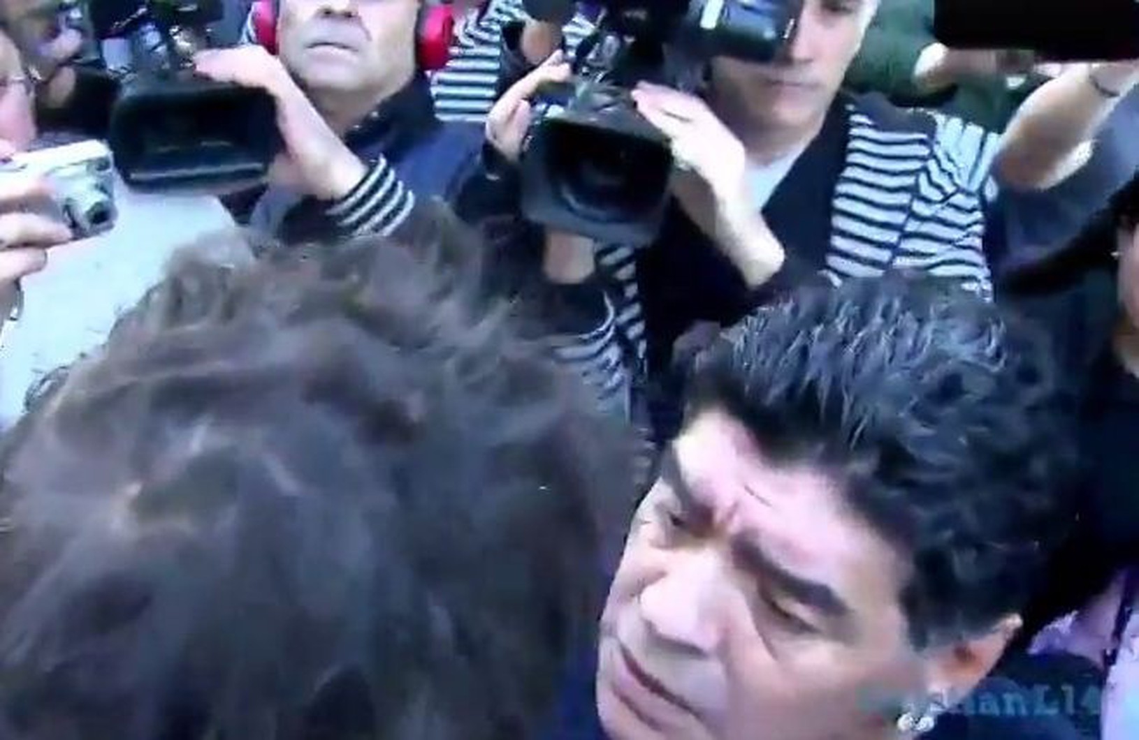 Diego Maradona vyfackal novinára