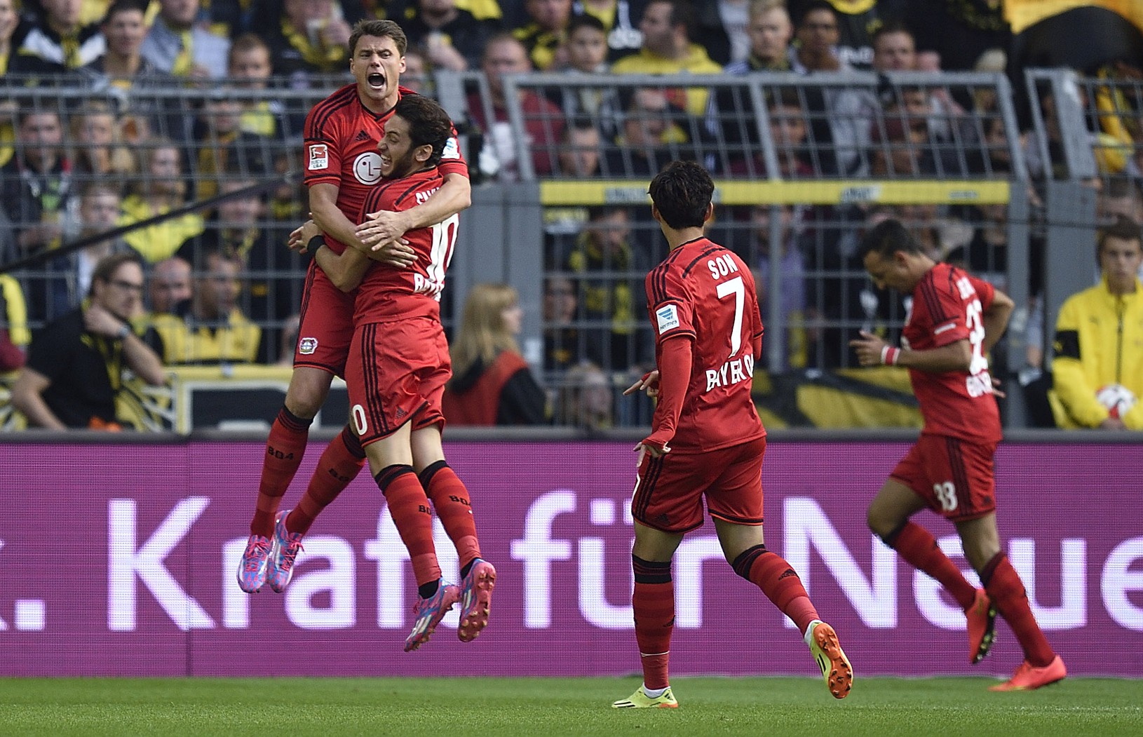 Hráči Leverkusenu sa radujú