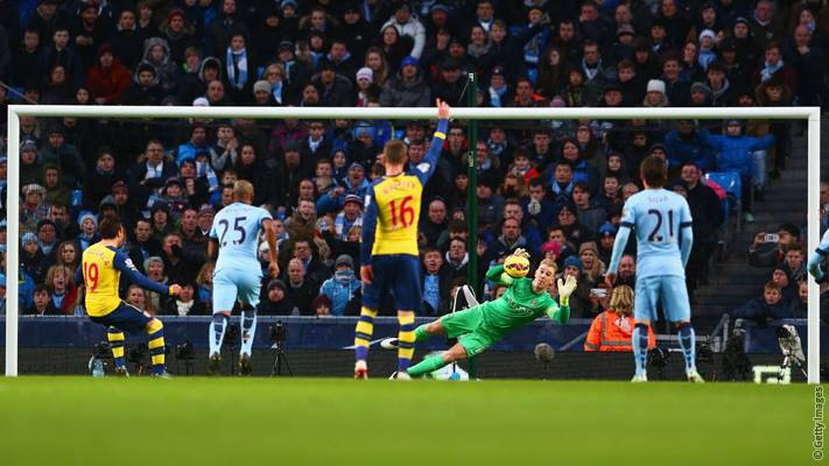 Santi Cazorla z penalty