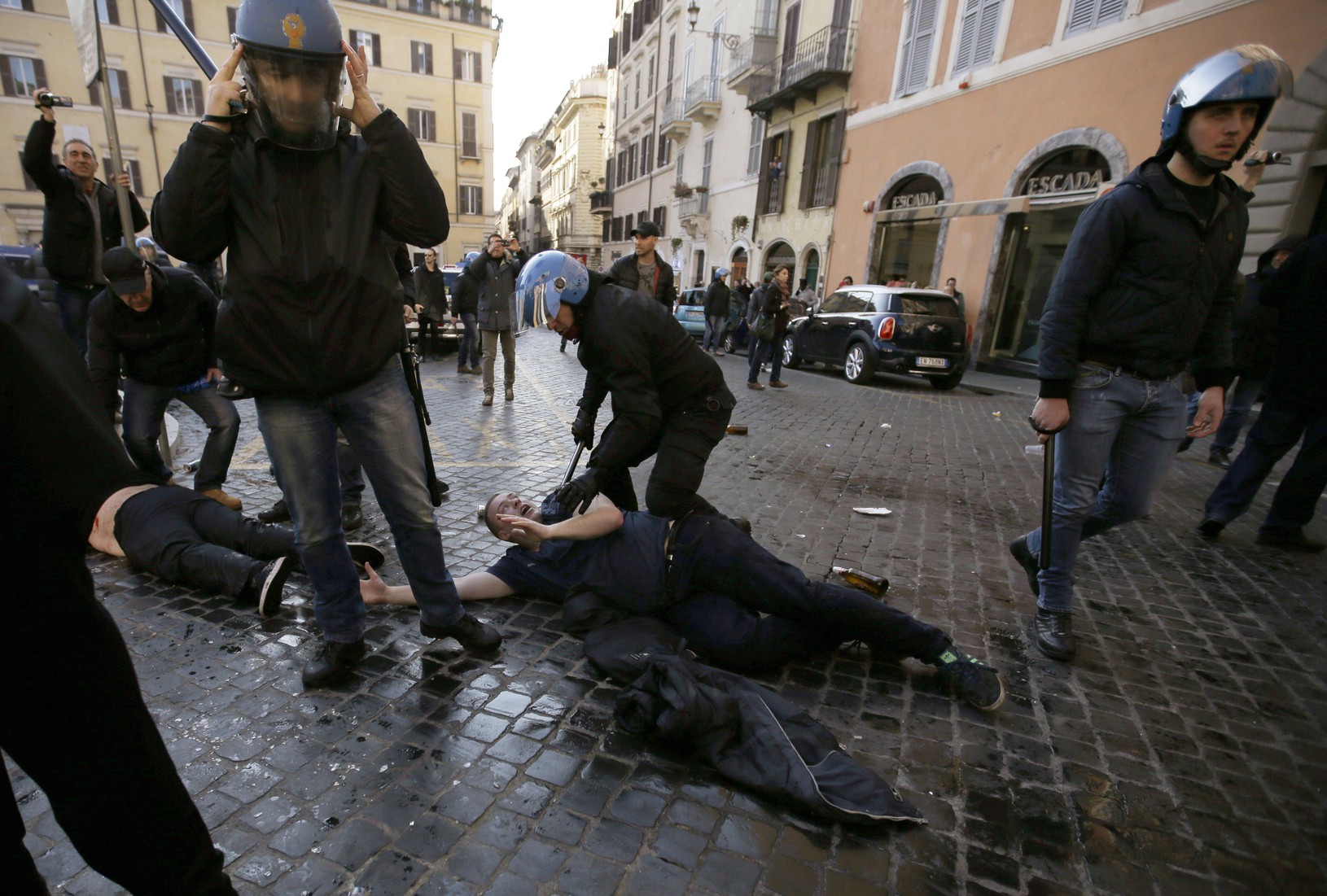 Talianska polícia mala v