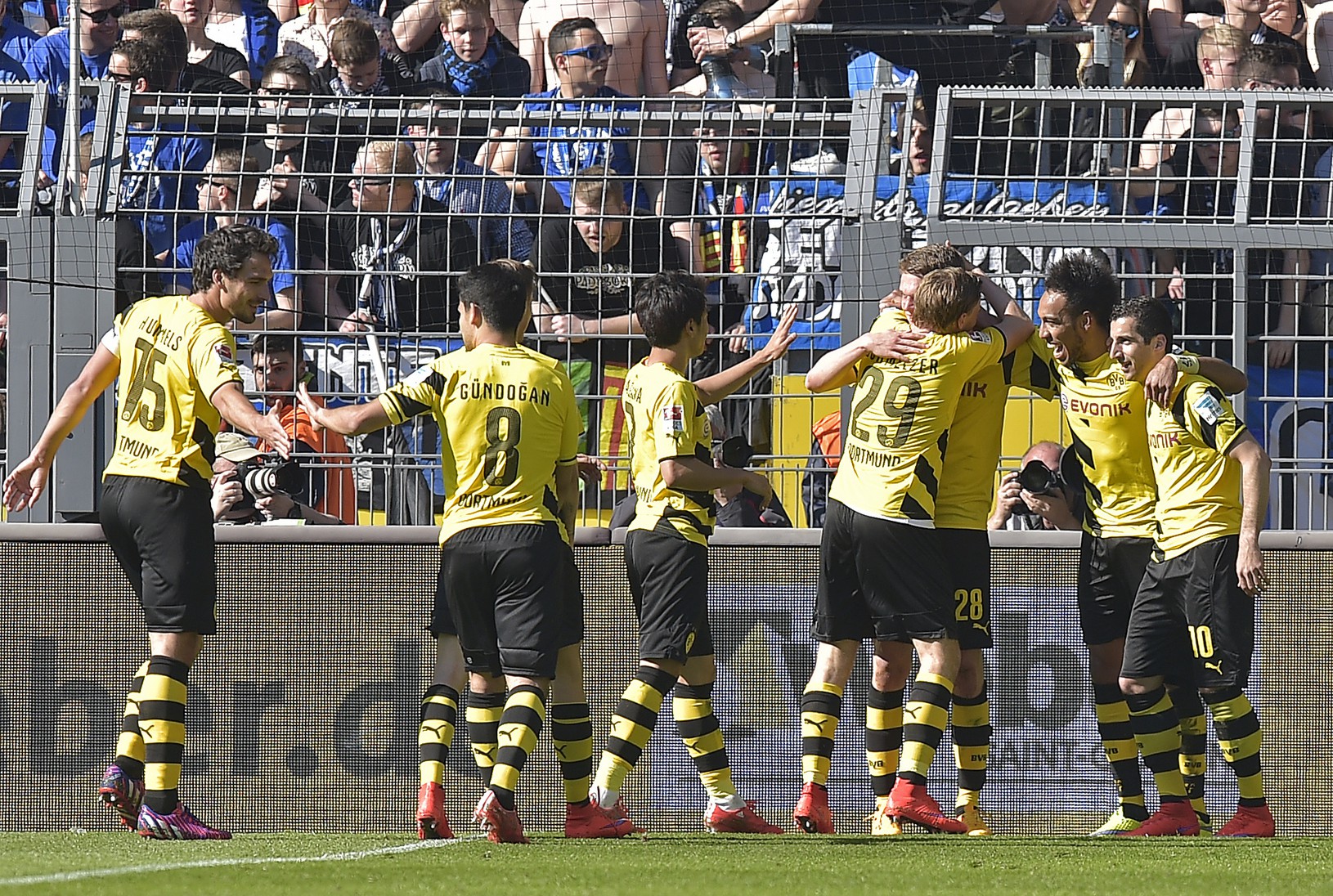 Radosť hráčov Dortmundu po