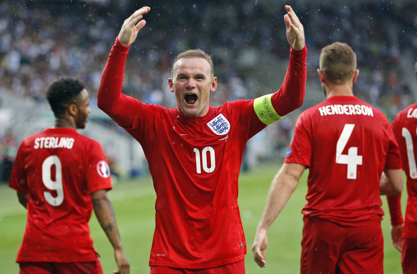 Wayne Rooney oslavuje víťazný