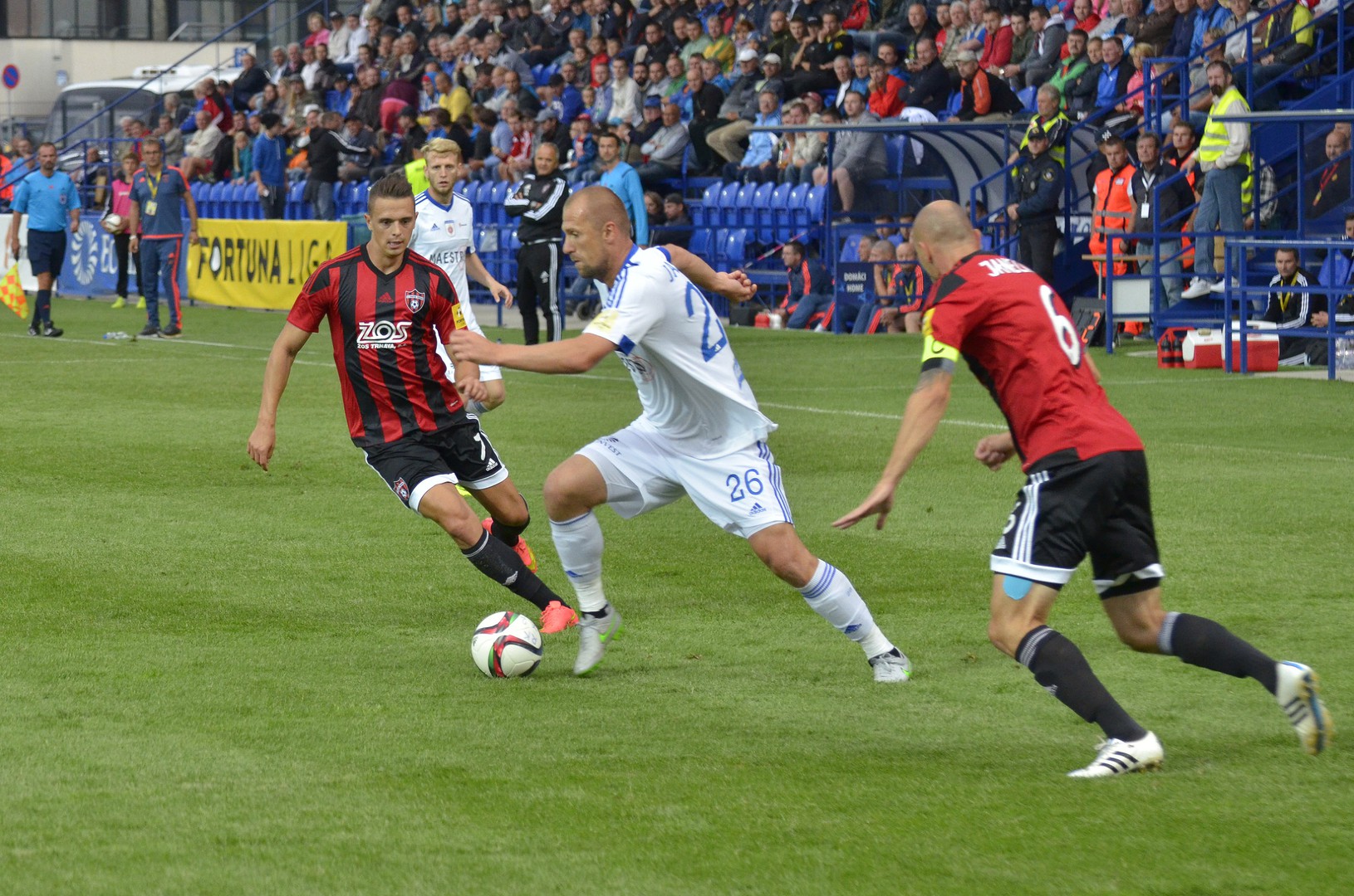 Zľava: Jakub Vojtuš z