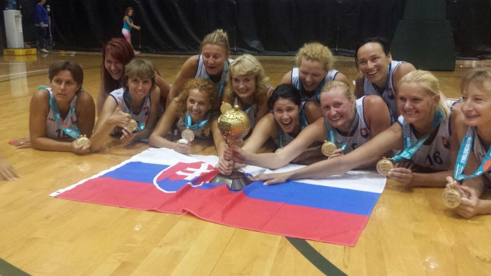 Slovenské basketbalistky po triumfe