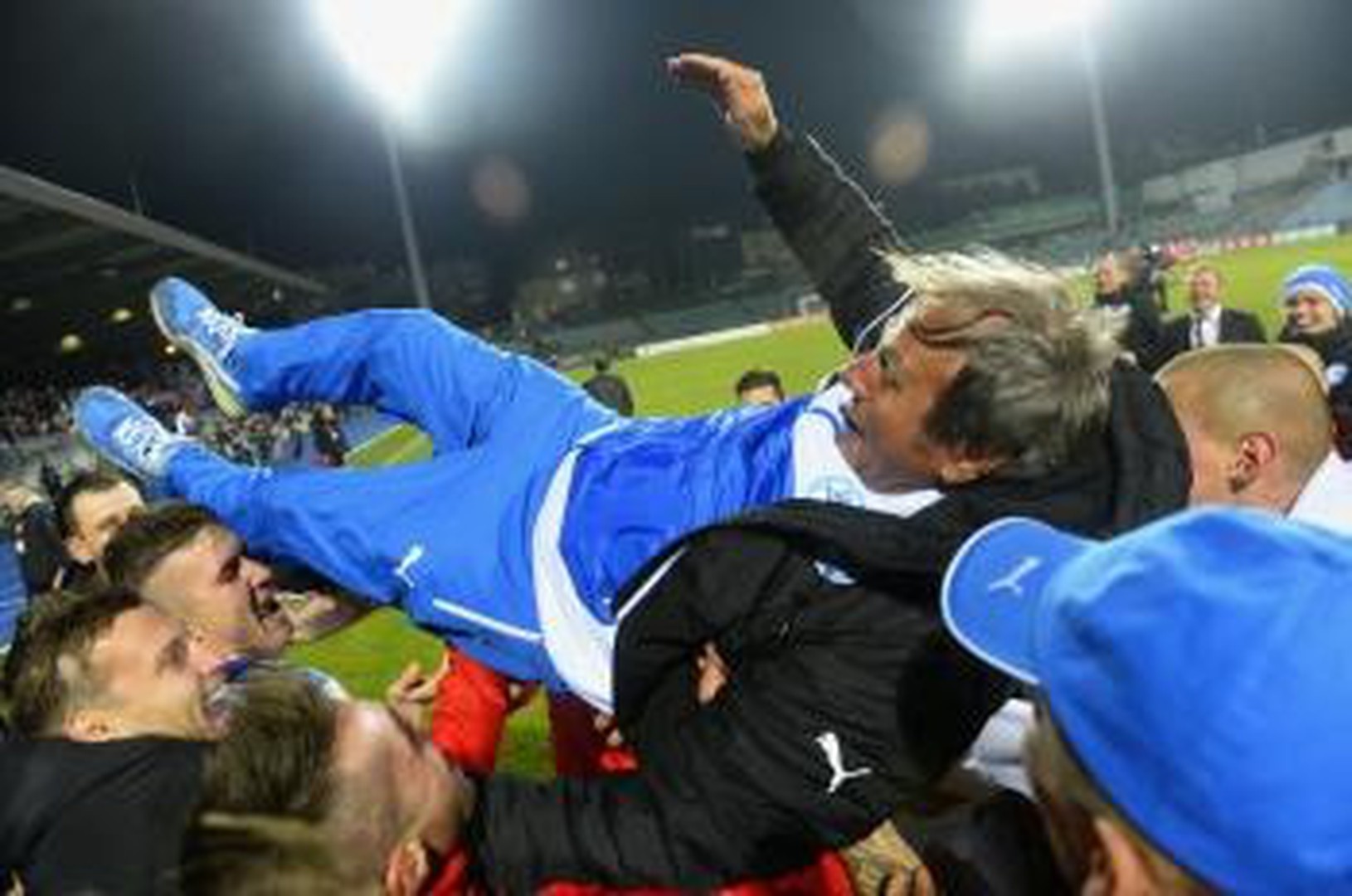 Slovenskí futbalisti vyhadzujú trénera