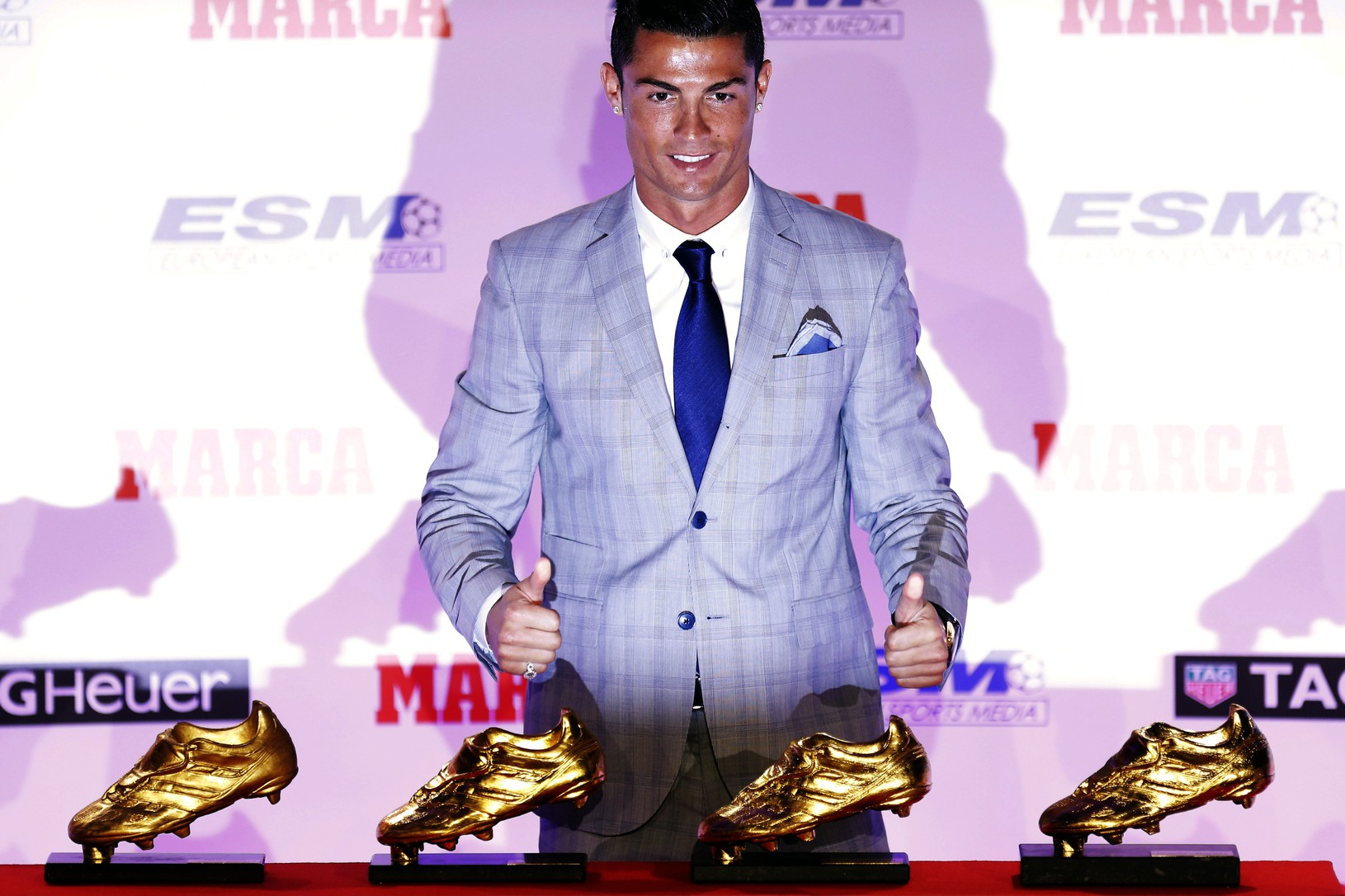 Cristiano Ronaldo so zlatými