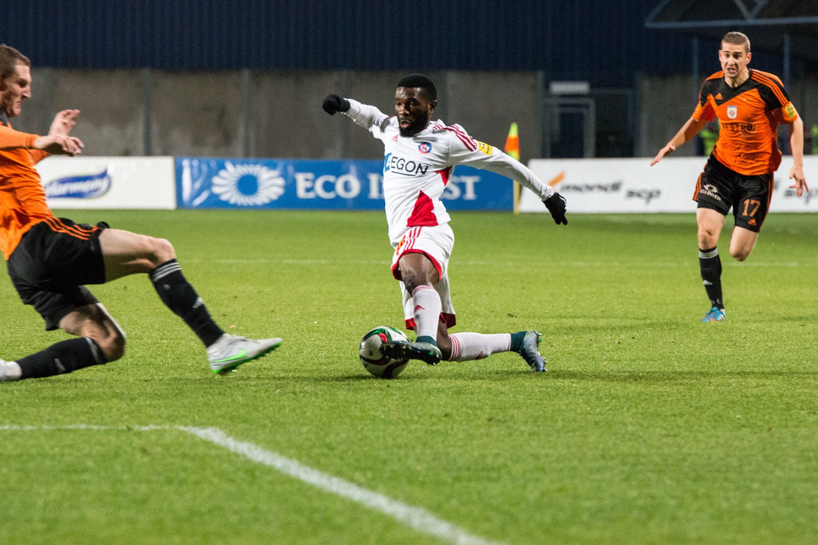 Ibrahim Rabiu a Peter