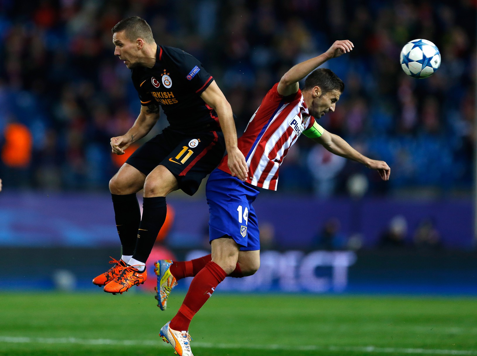 Lukas Podolski a Vicente