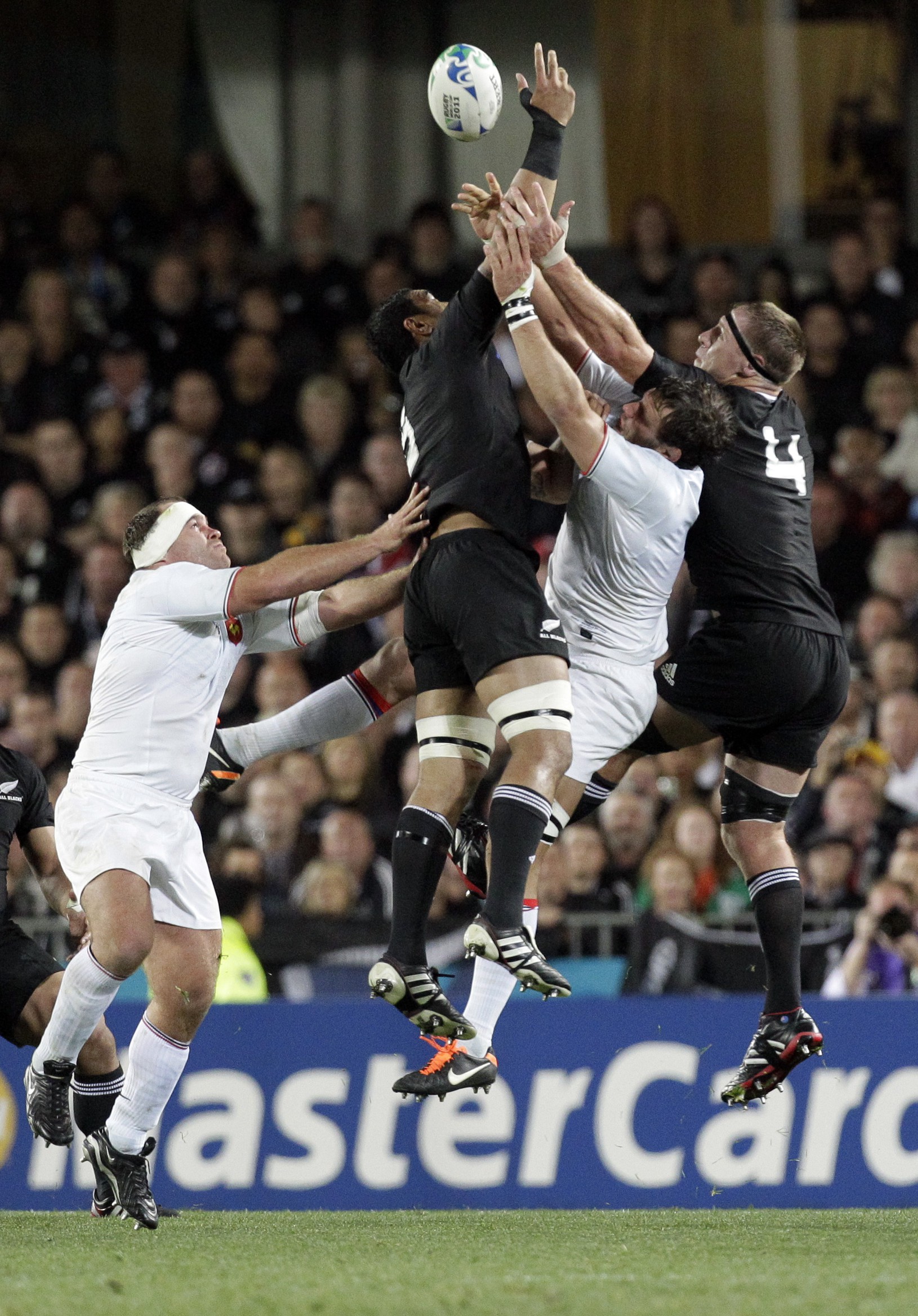 Novozélandskí All Blacks vyhrali