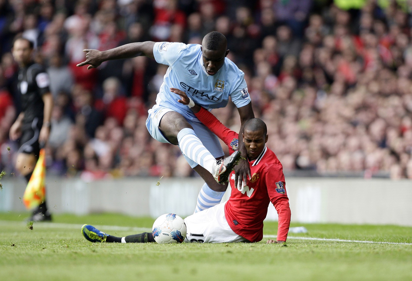Ashley Young a Micah
