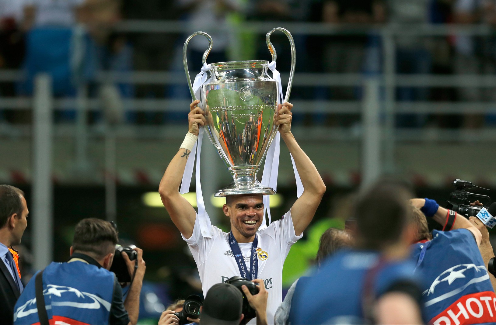 Pepe s trofejou Ligy