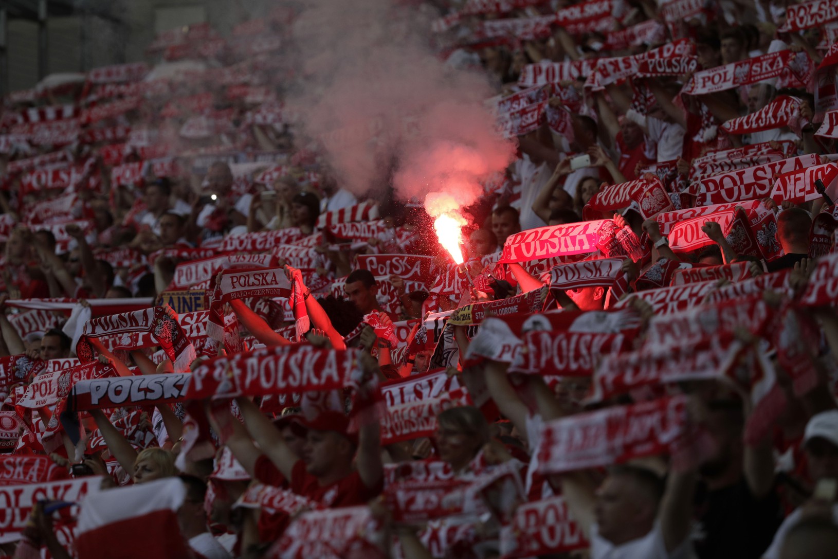 Poľskí fanúšikovia vyvolali nepokoje