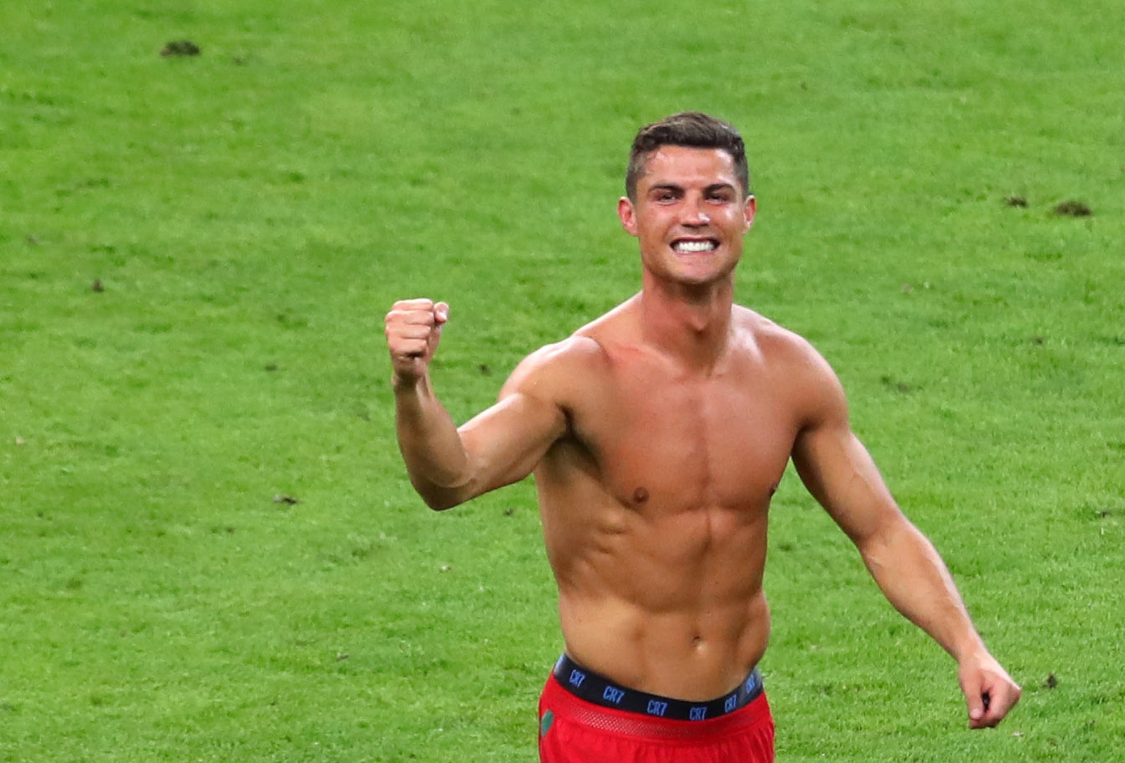 Cristiano Ronaldo oslavuje triumf