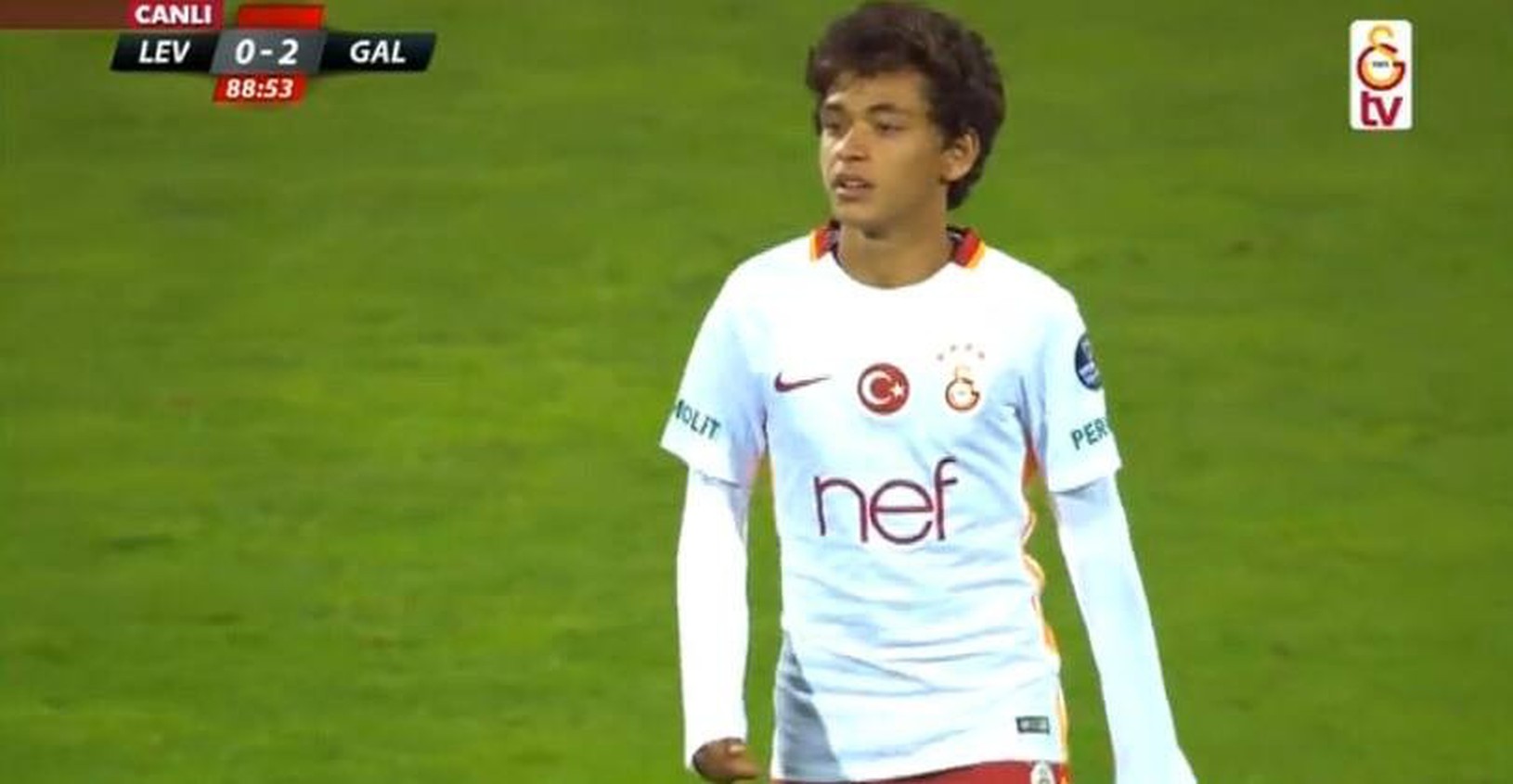 14-ročný Mustafa Kapi nastúpil
