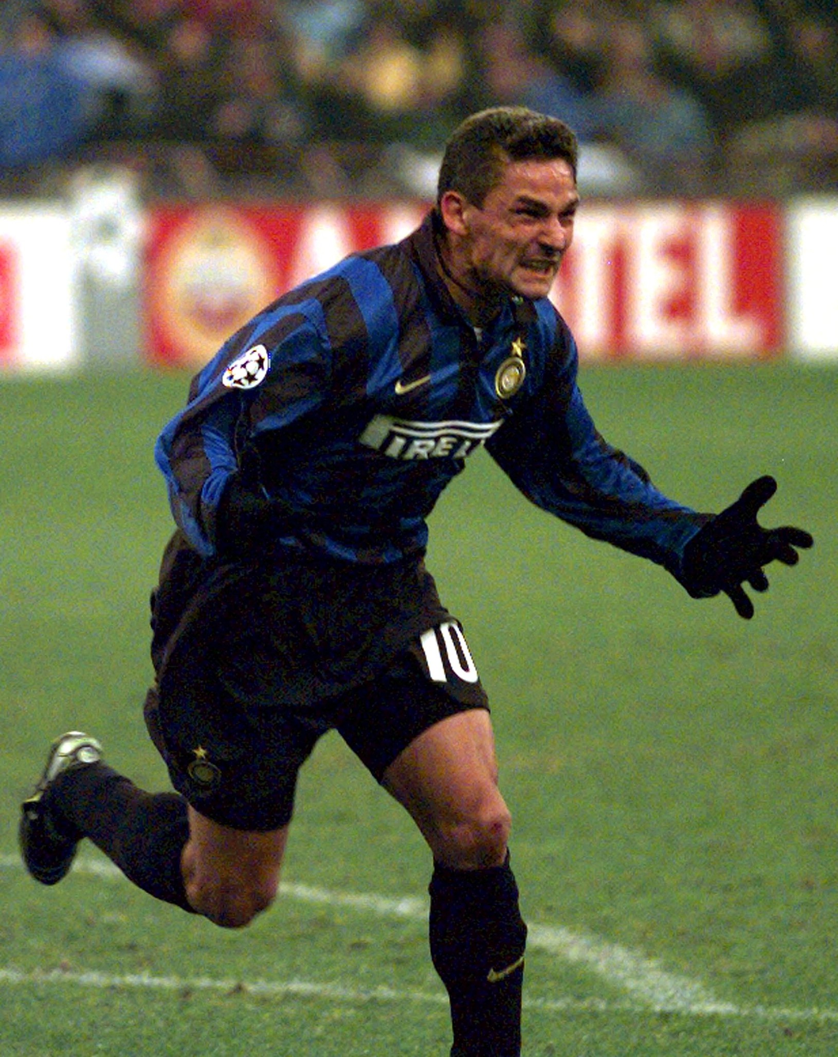 Roberto Baggio oslavuje gól