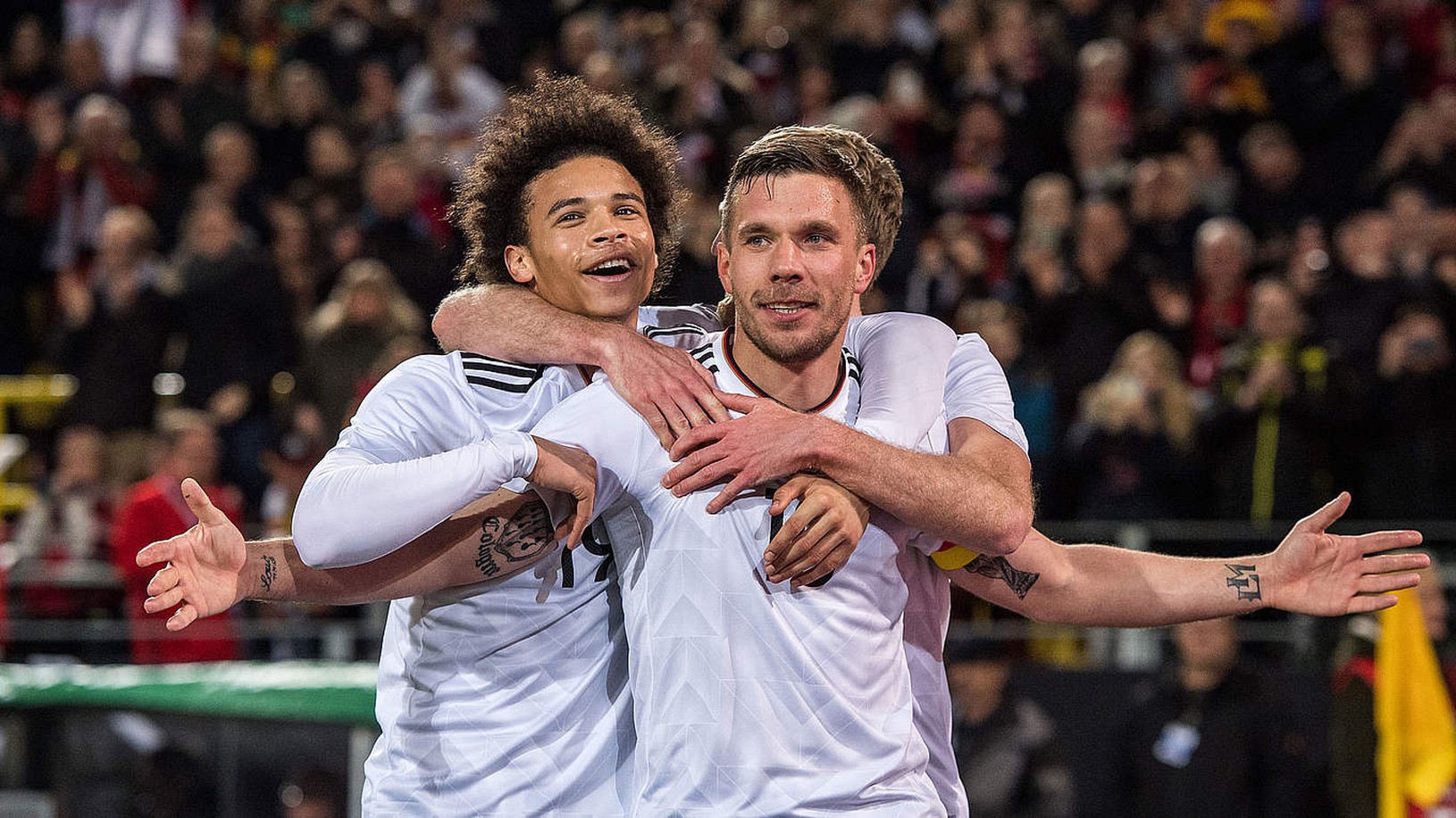 Lukas Podolski sa raduje