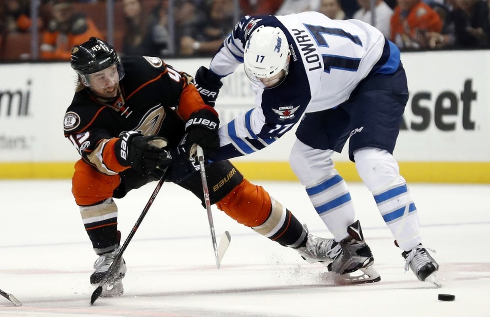 Adam Lowry a Sami
