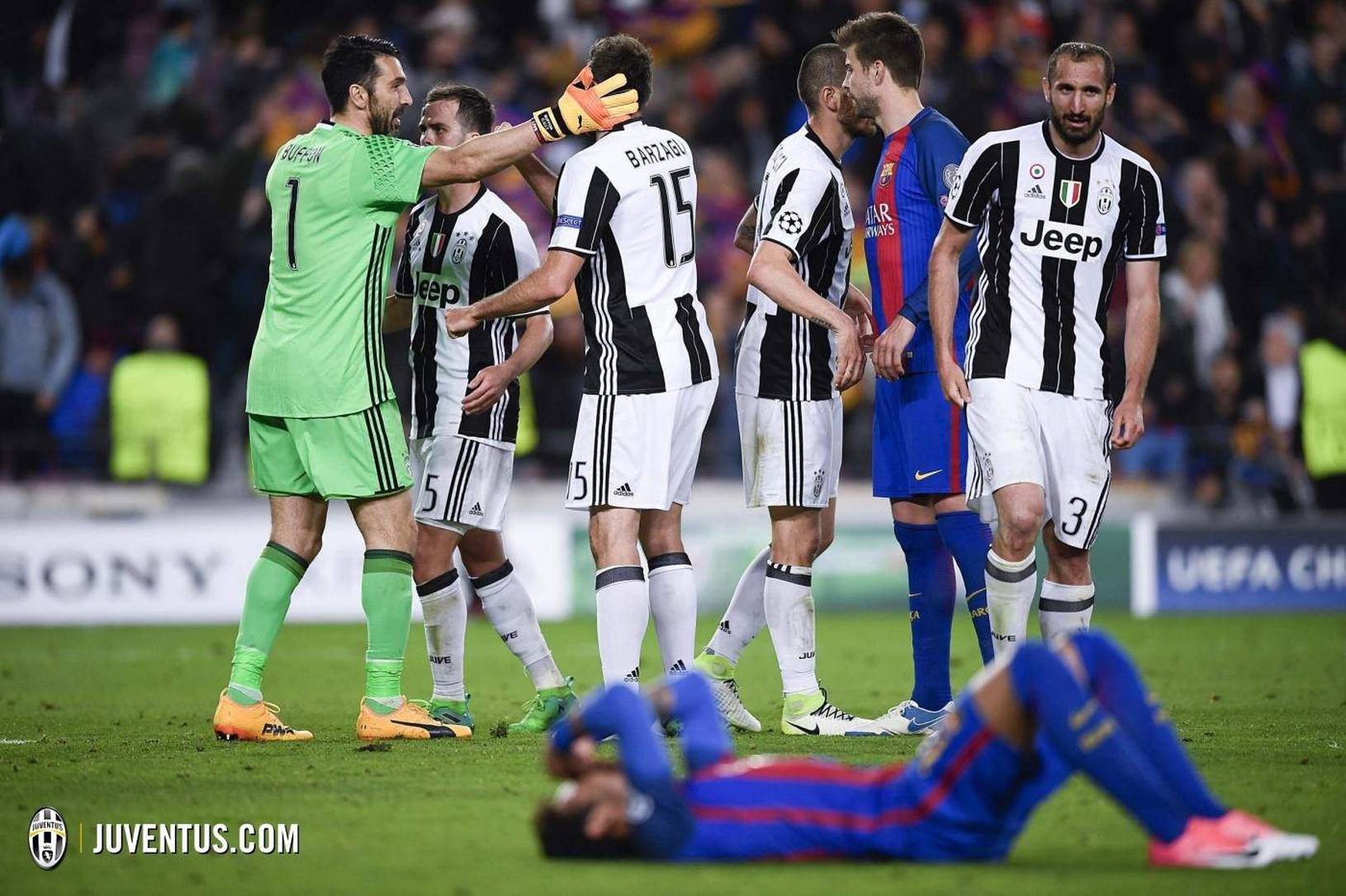 Hráči Juventusu oslavujú postup