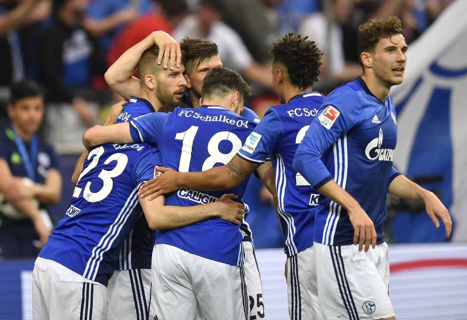 Hráči Schalke oslavujú gól