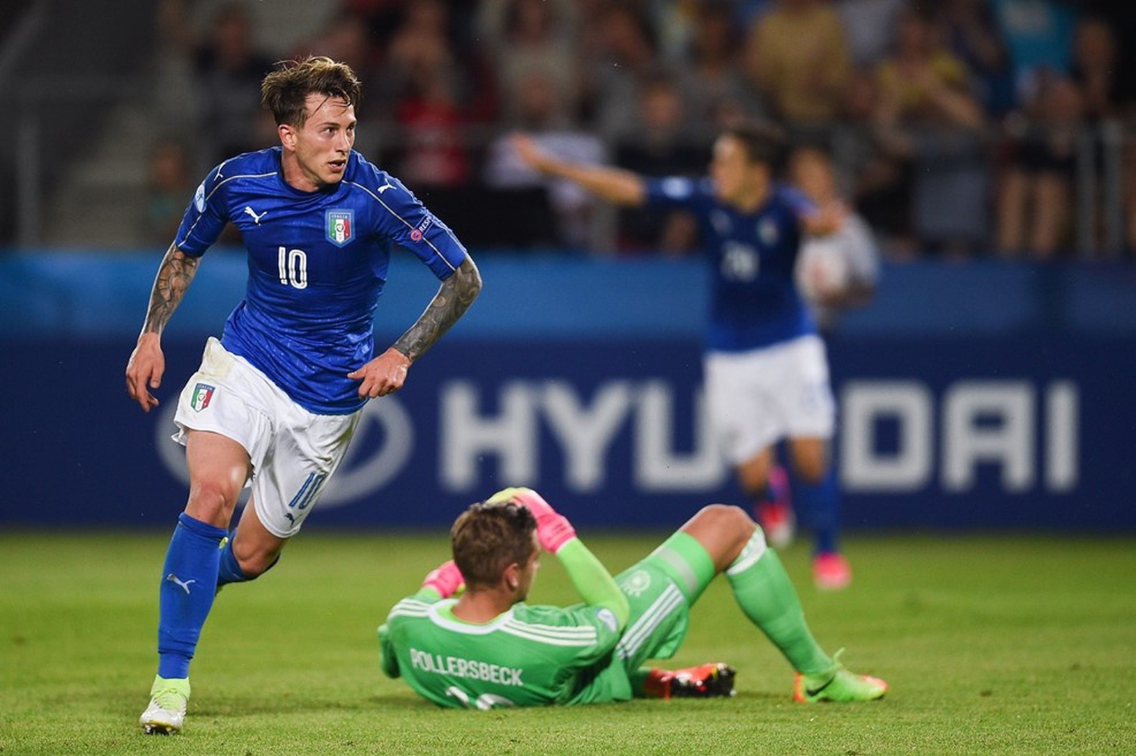 Bernardeschi oslavuje gól Talianska