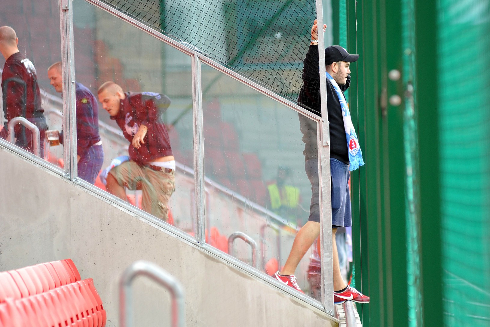 Fanúšikovia Slovana počas derby