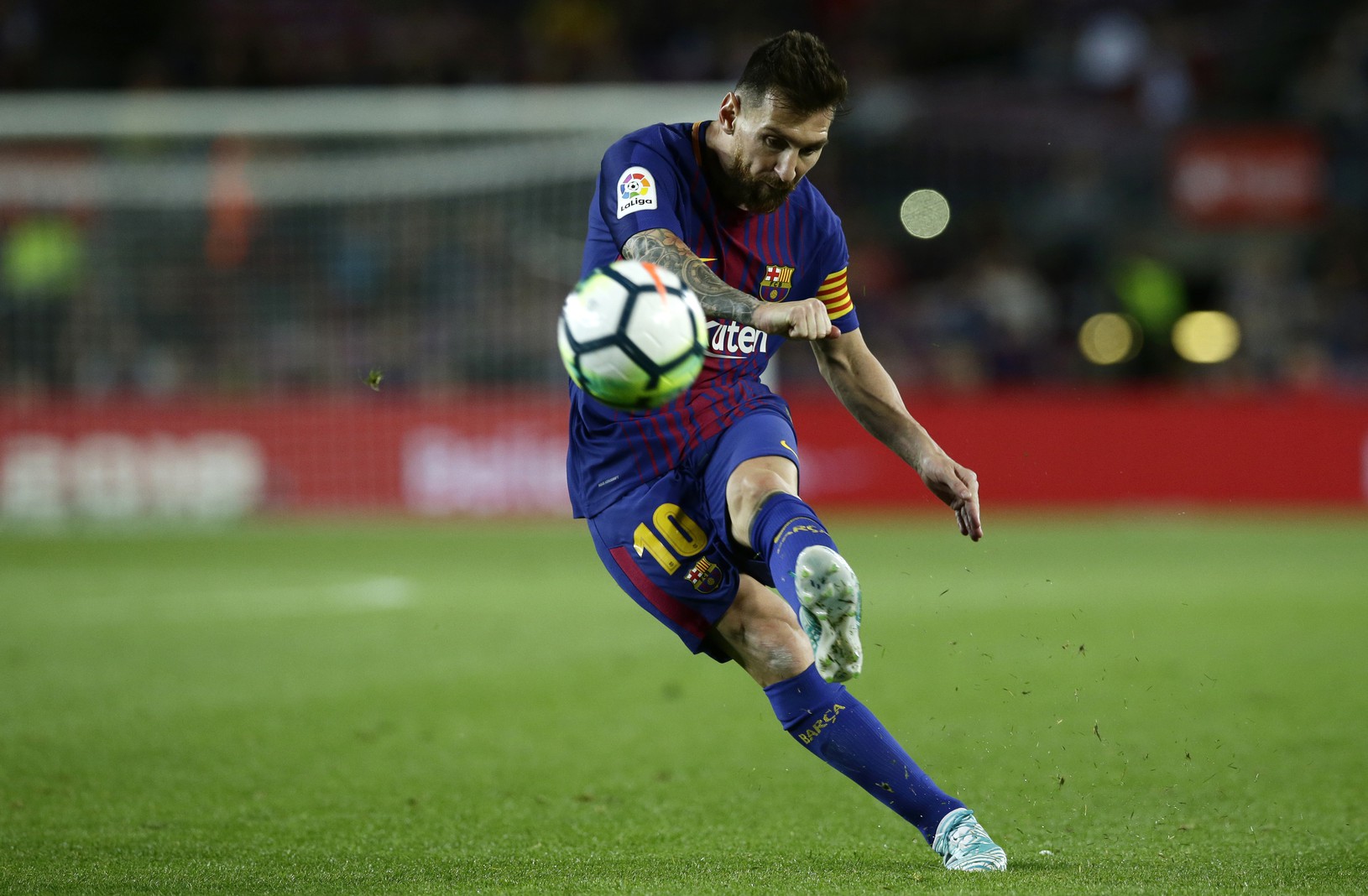 Lionel Messi skóruje