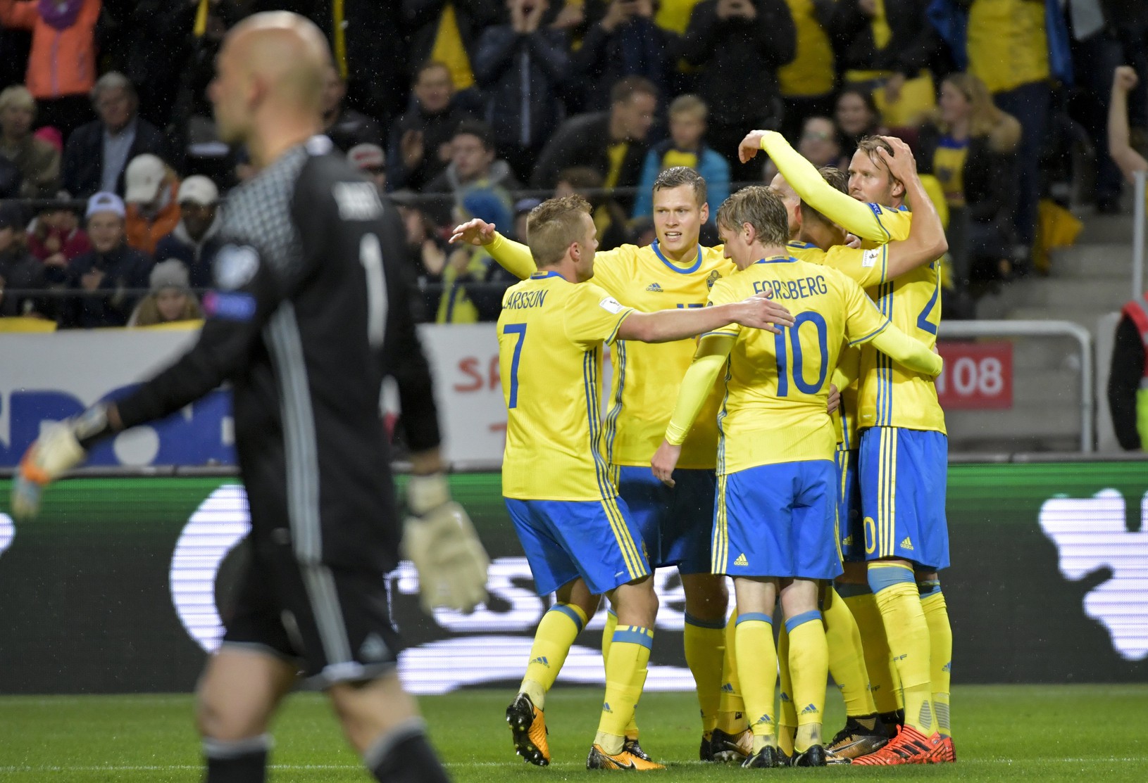 Švédi oslavujú strelený gól