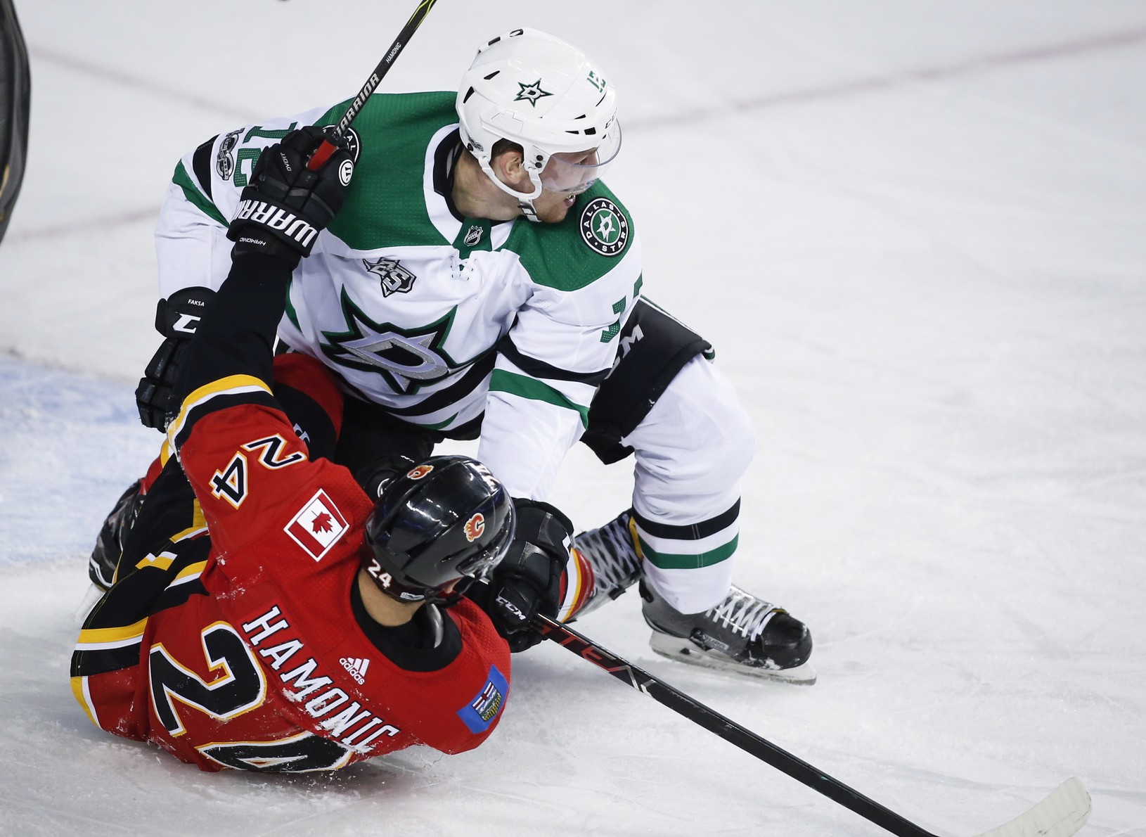 Center Dallasu Radek Faksa