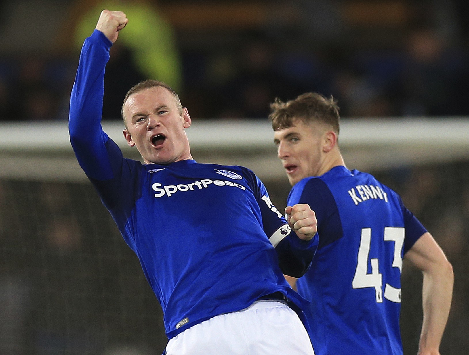 Rooney oslavuje gól