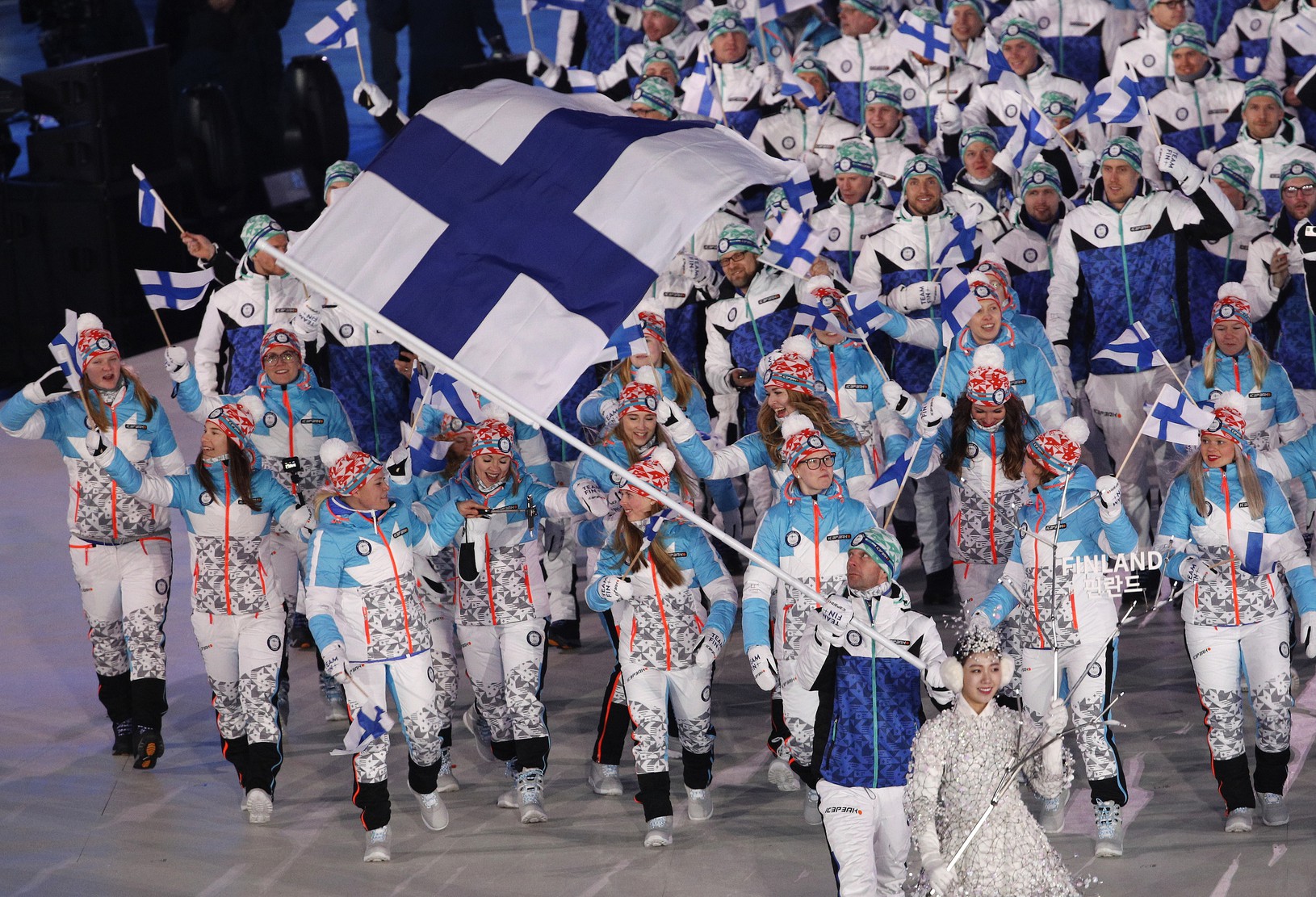 Fínski športovci počas otváracieho