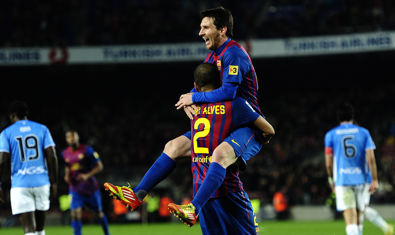 Dani Alves a Messi