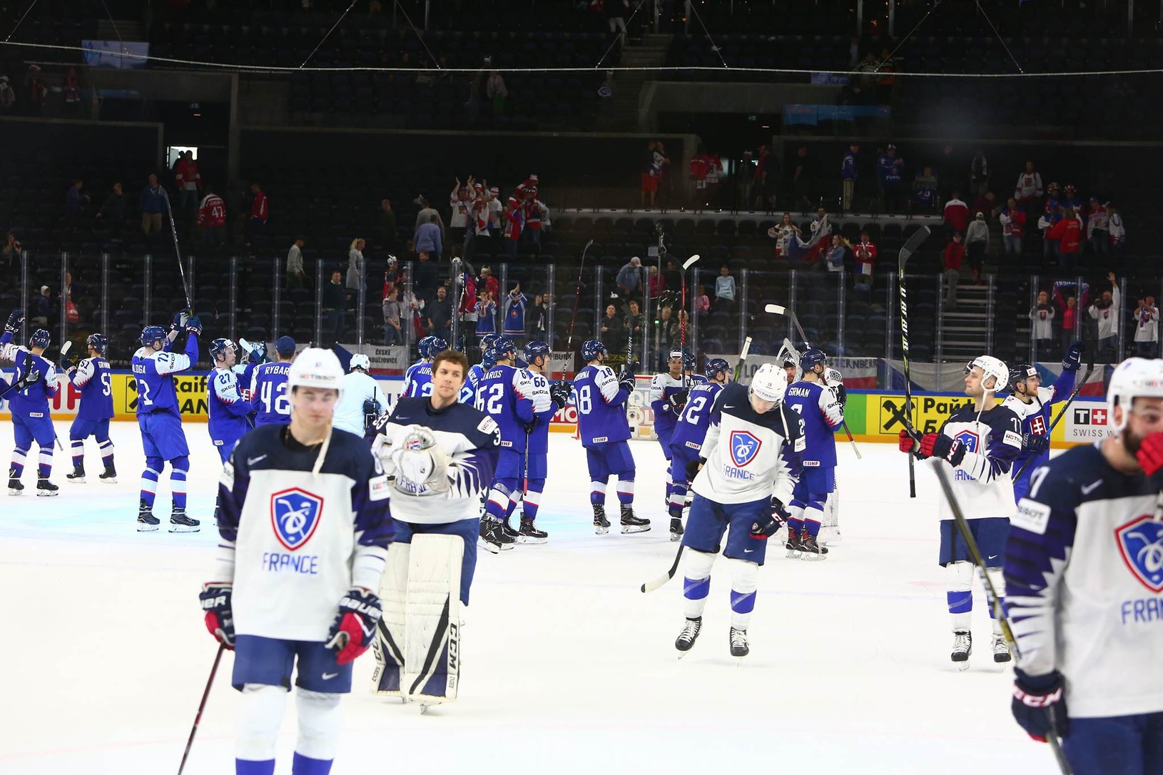 Slovenskí hokejisti ďakujú fanúšikom